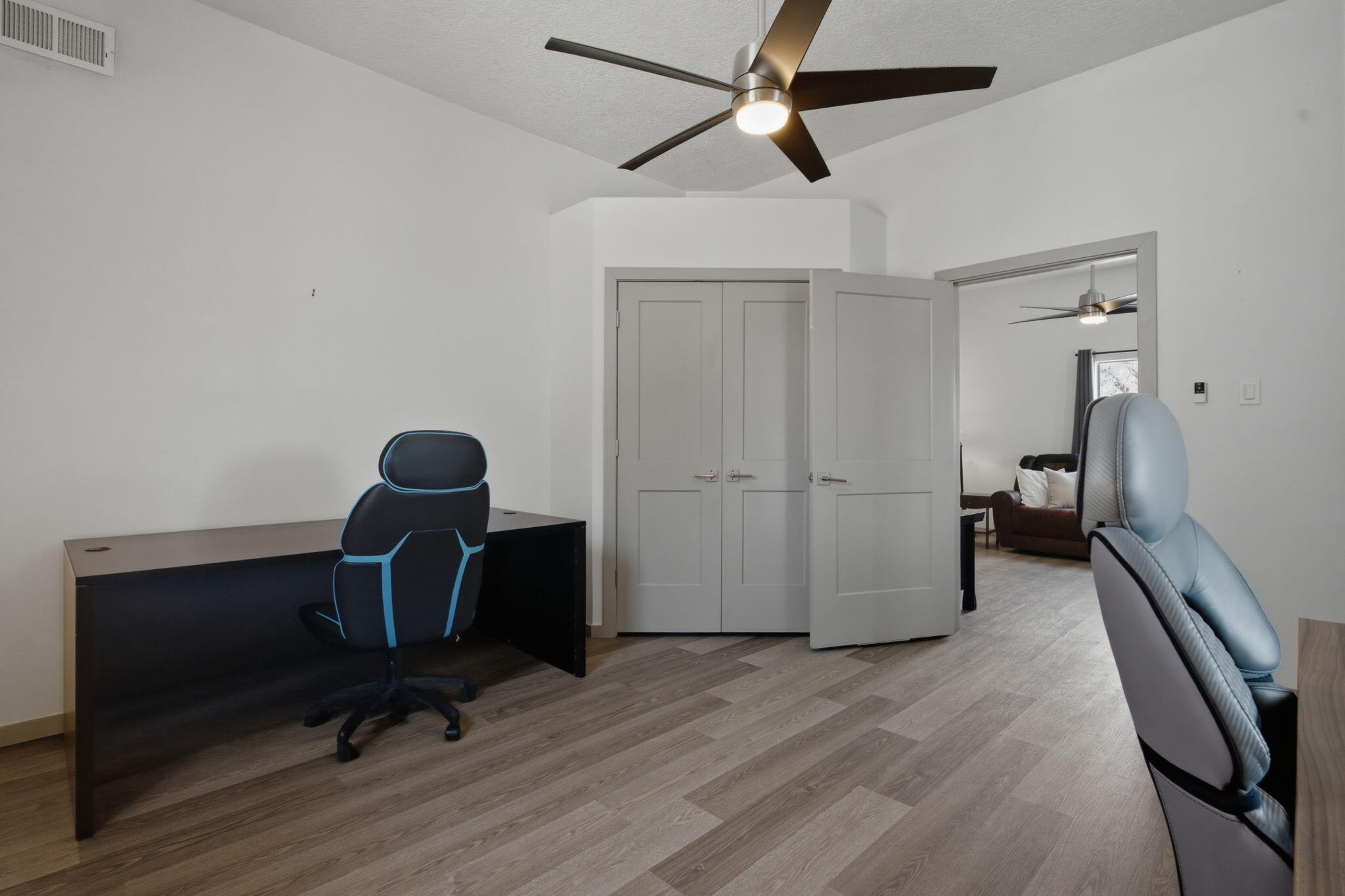 Photo 18 — 824 Arno Street SE