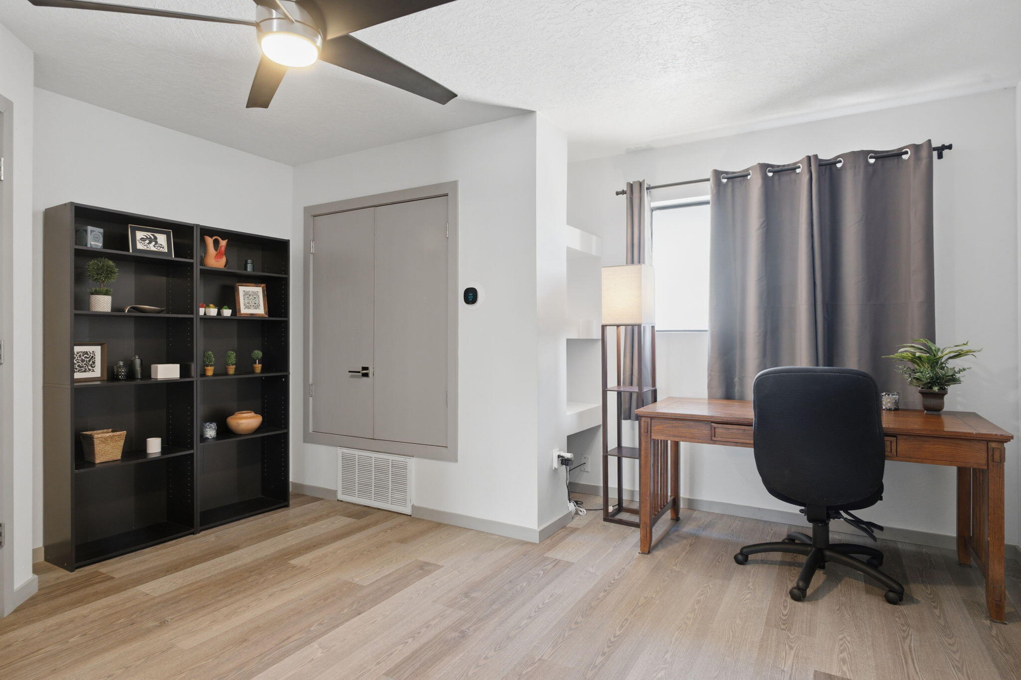 Photo 20 — 824 Arno Street SE