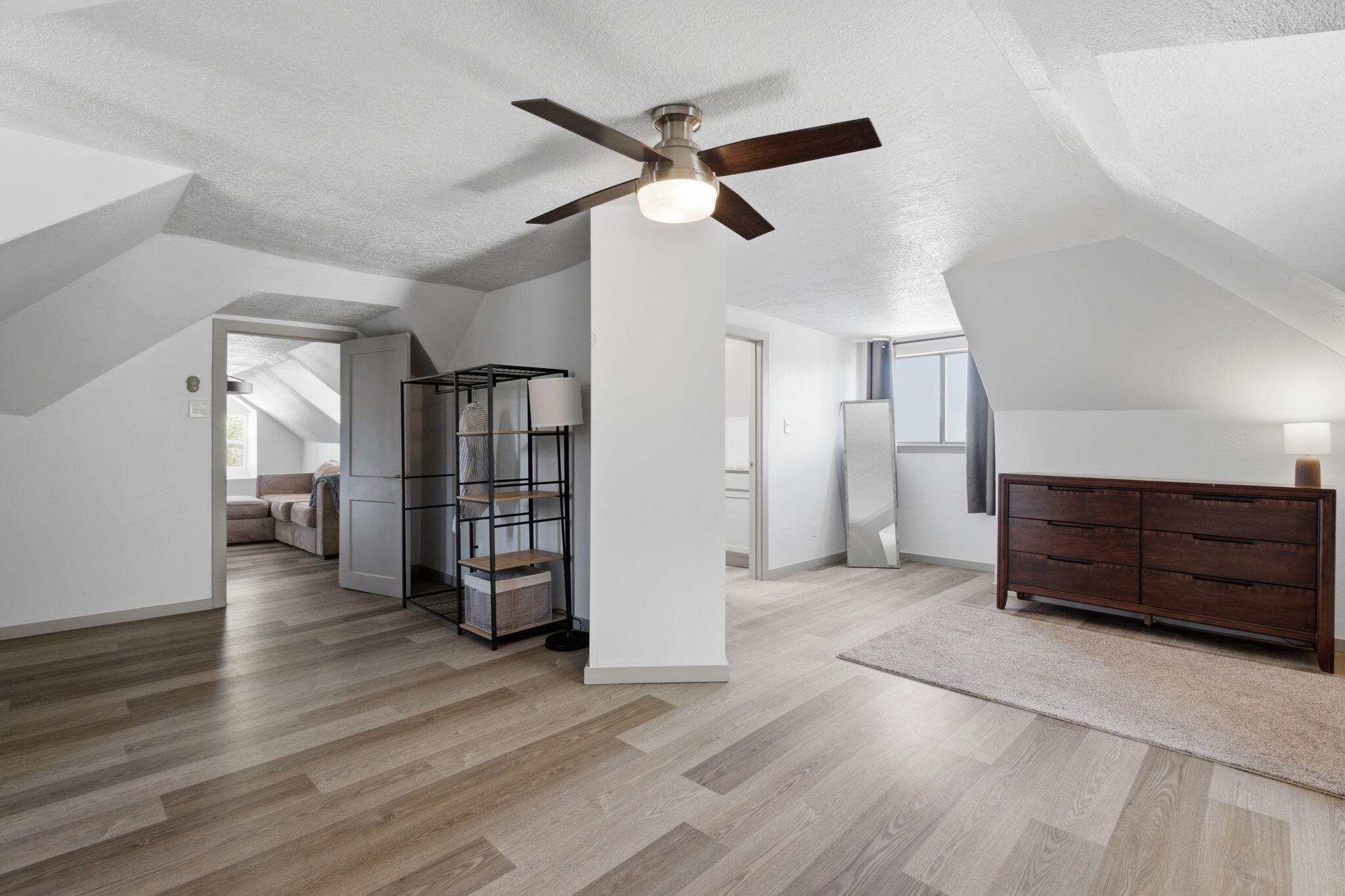 Photo 4 — 824 Arno Street SE
