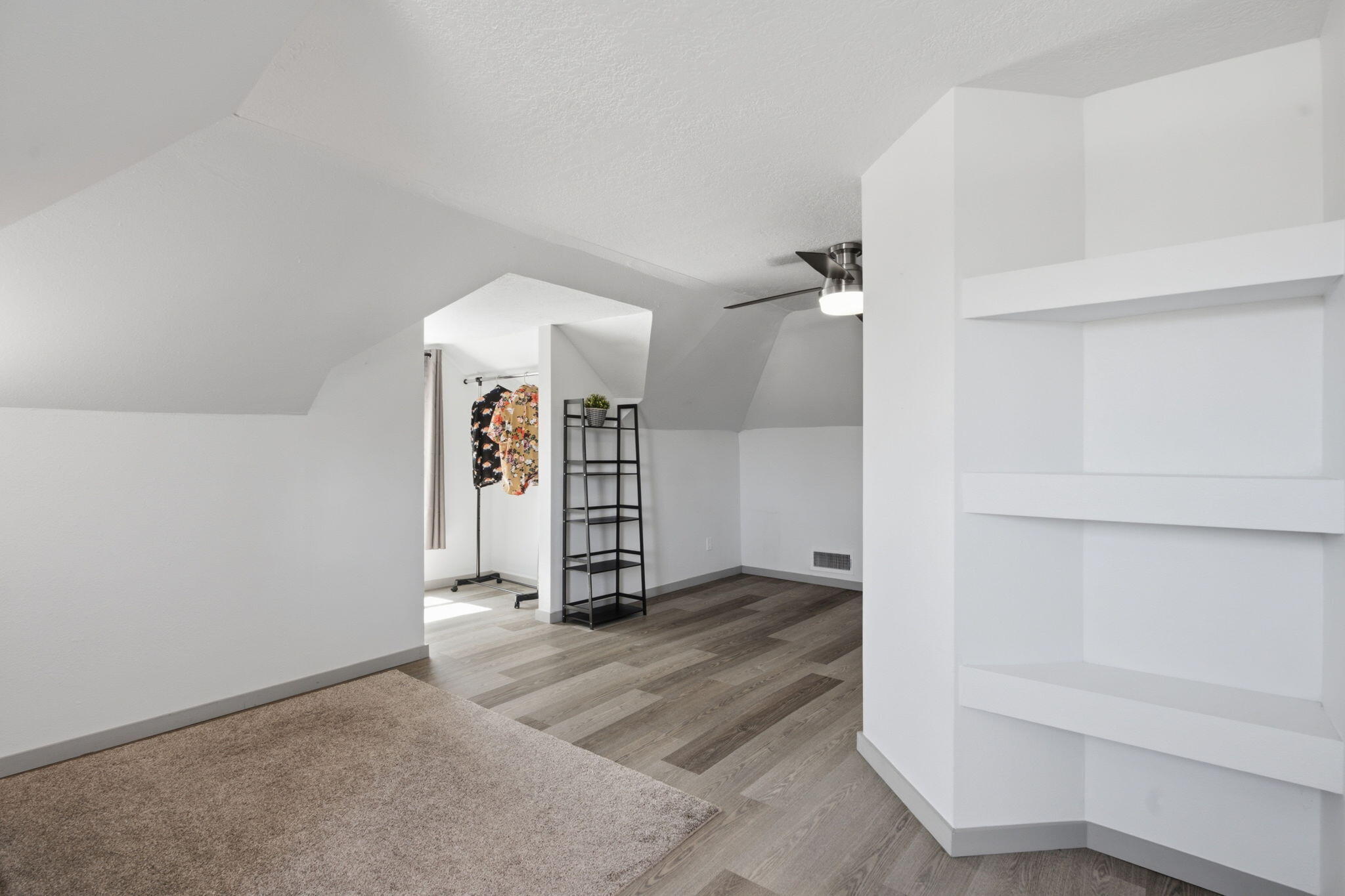 Photo 8 — 824 Arno Street SE