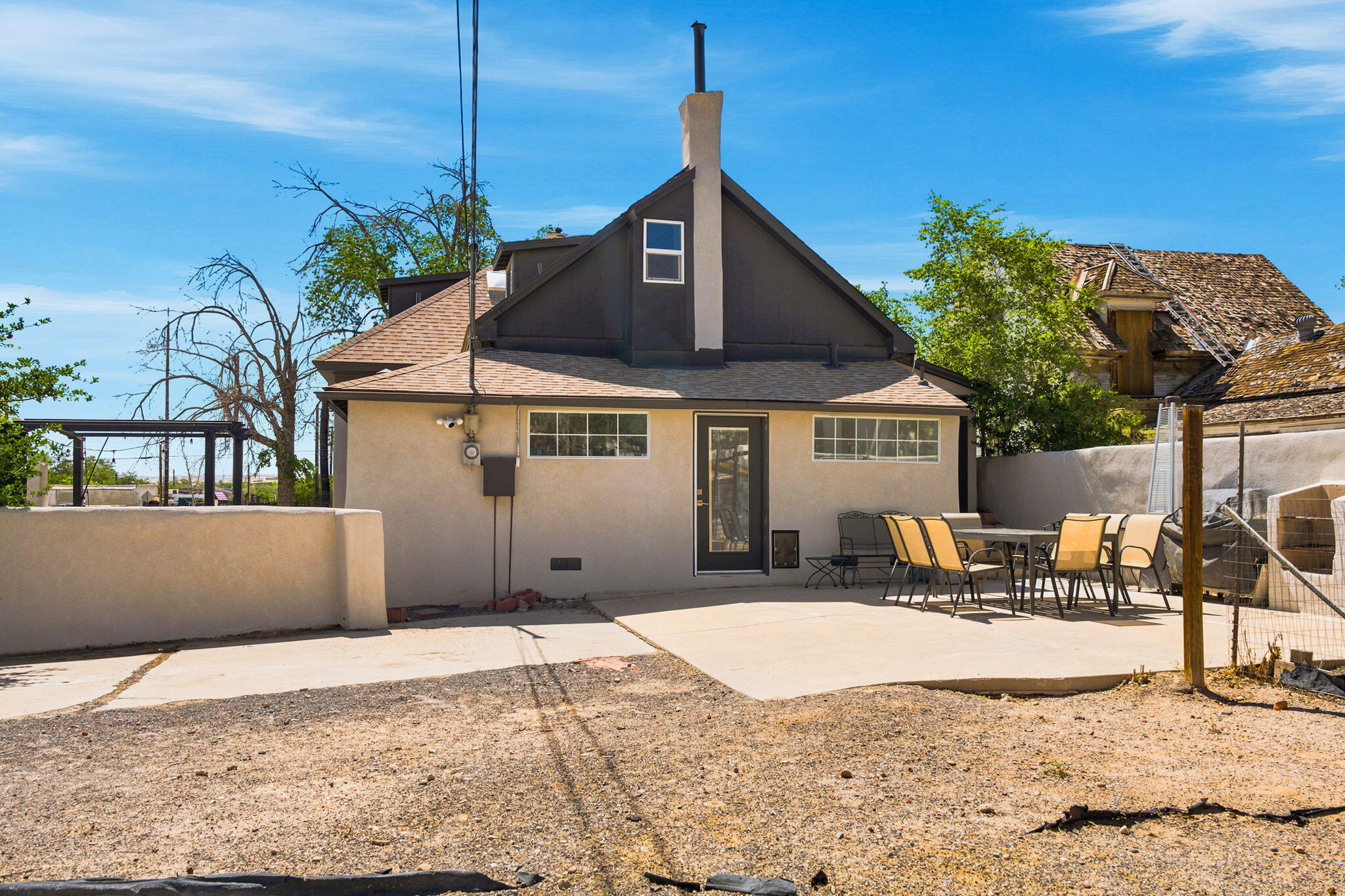 Photo 10 — 824 Arno Street SE