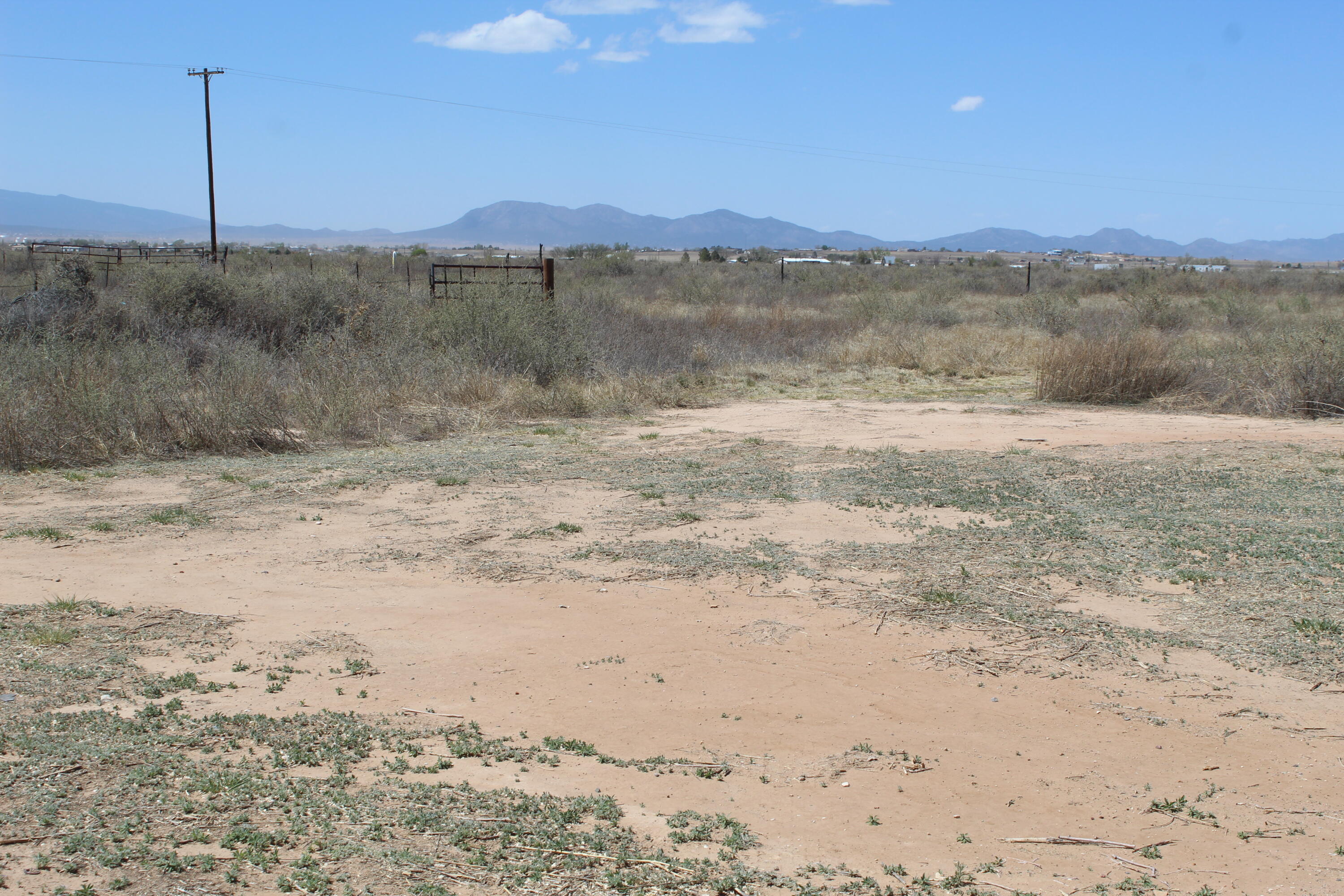 Photo 19 — 406 E Abrahames Road