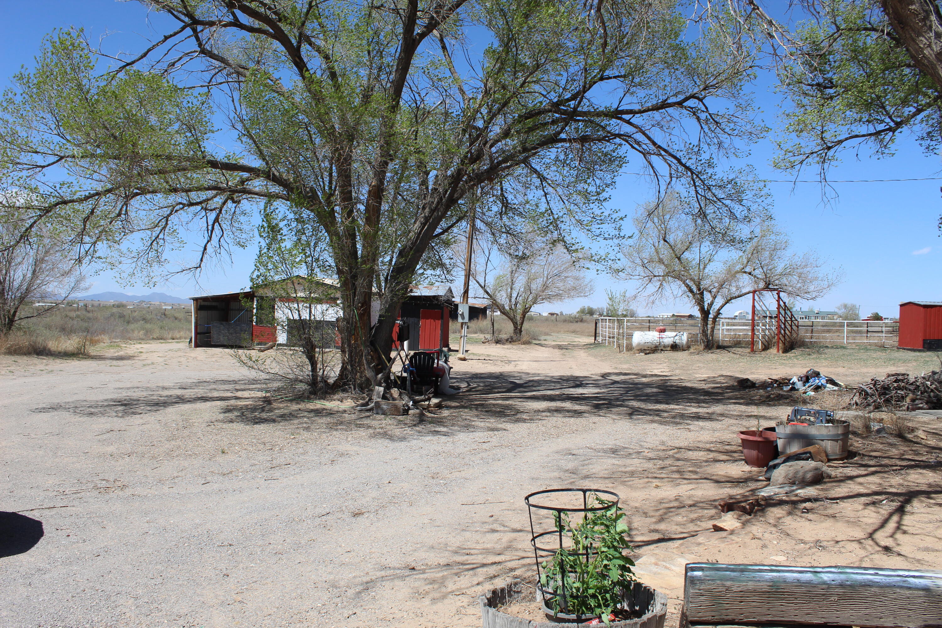 Photo 4 — 406 E Abrahames Road