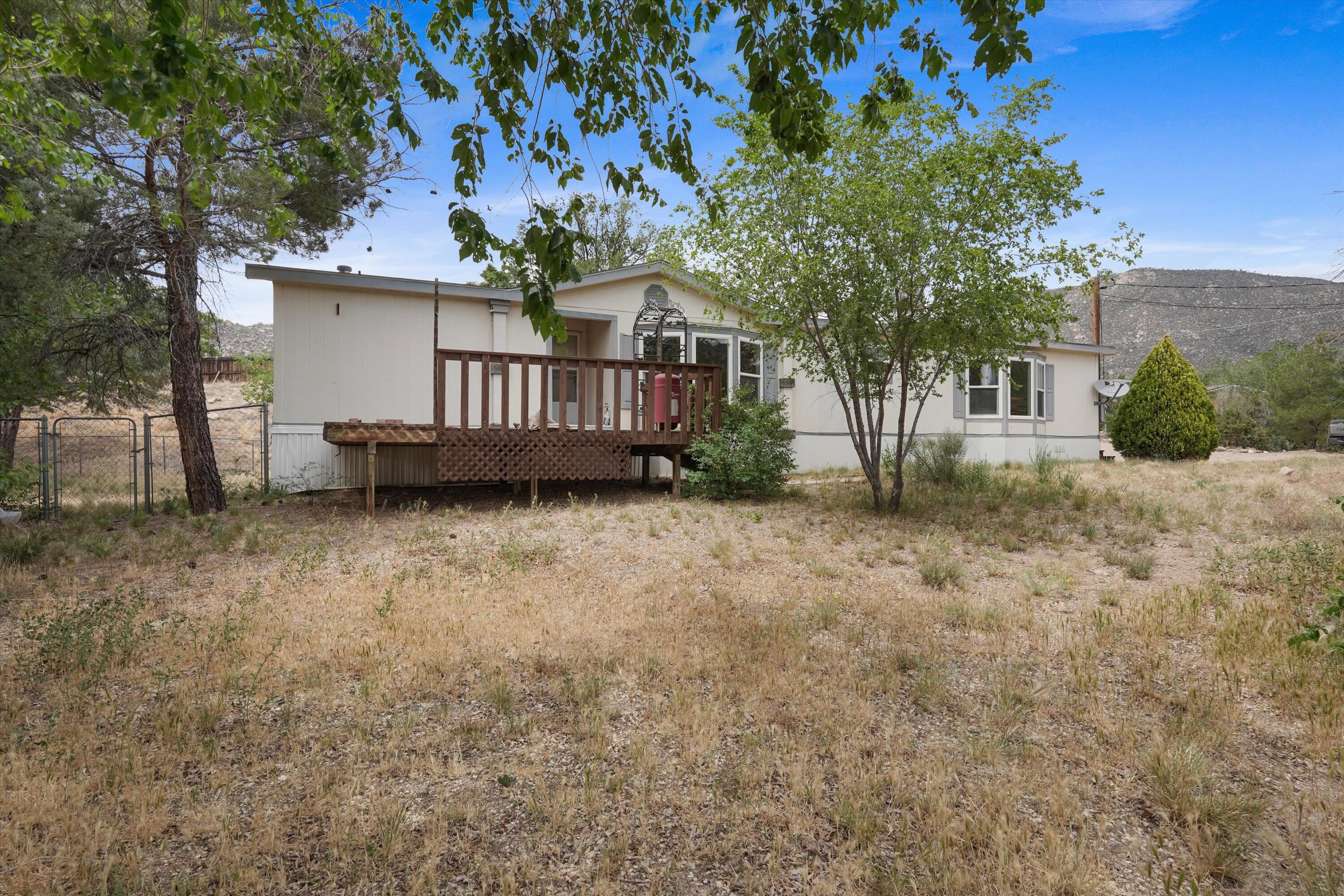 4 Whittier Place SE, Albuquerque, NM 87123