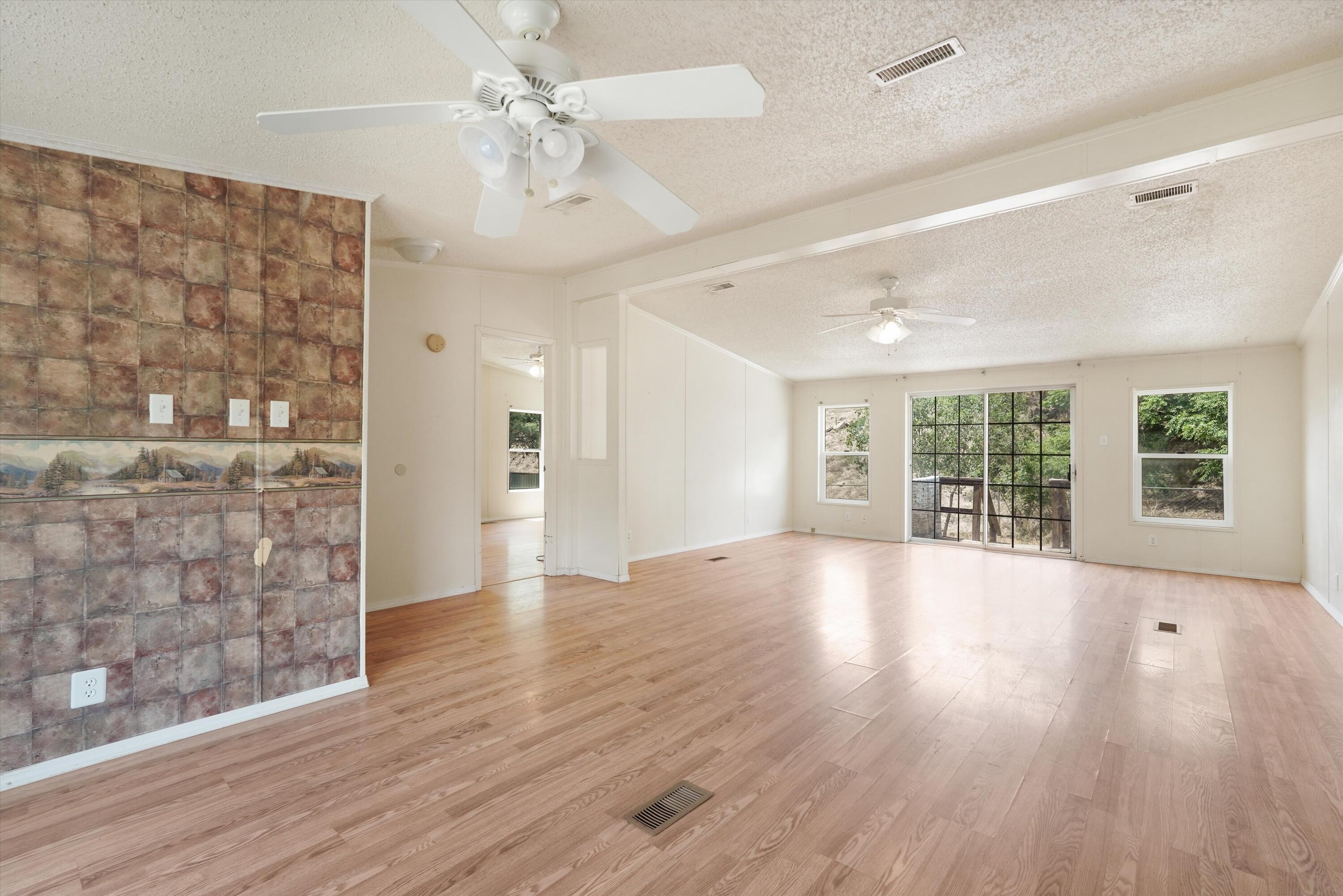 Photo 10 — 4 Whittier Place SE