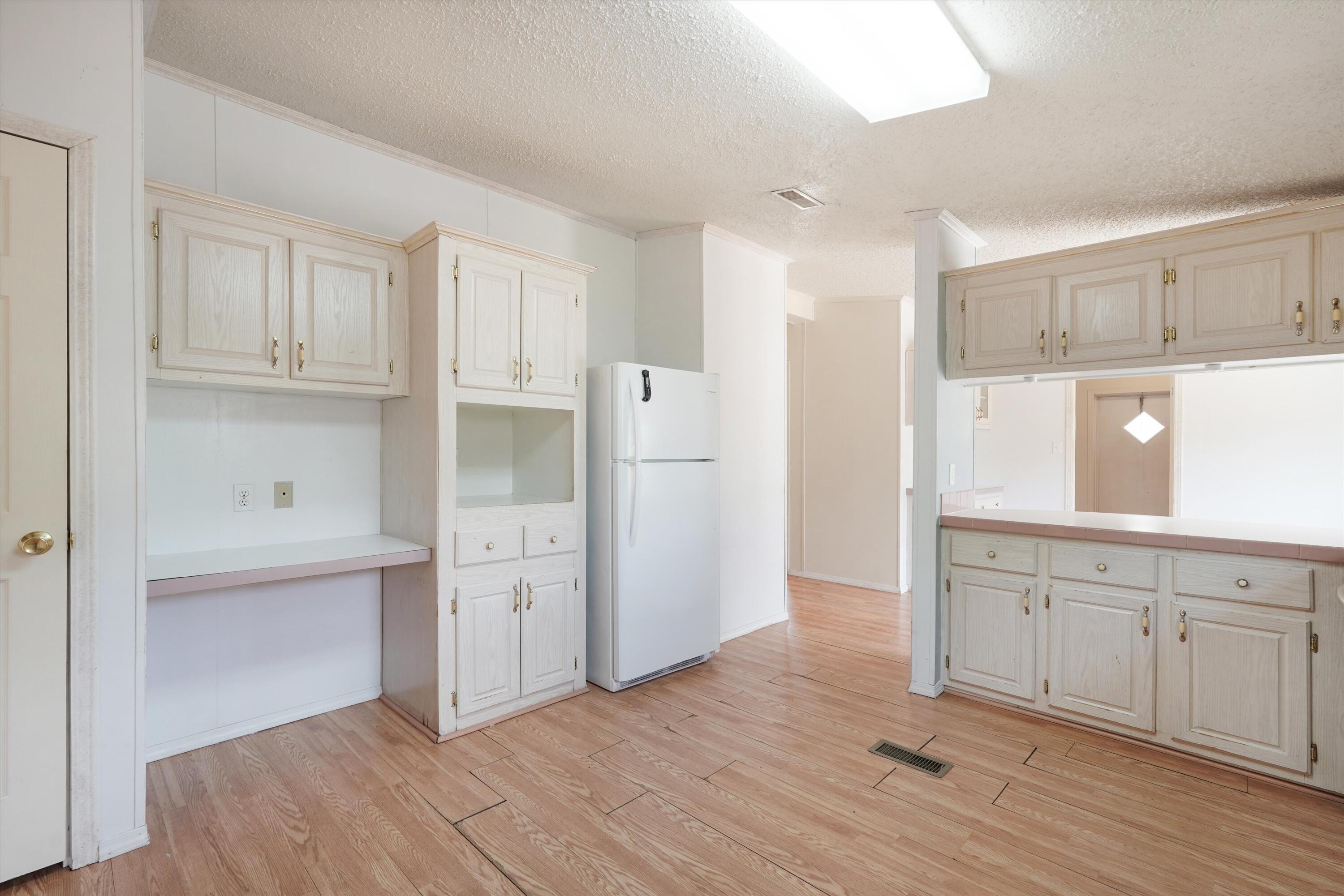 Photo 12 — 4 Whittier Place SE