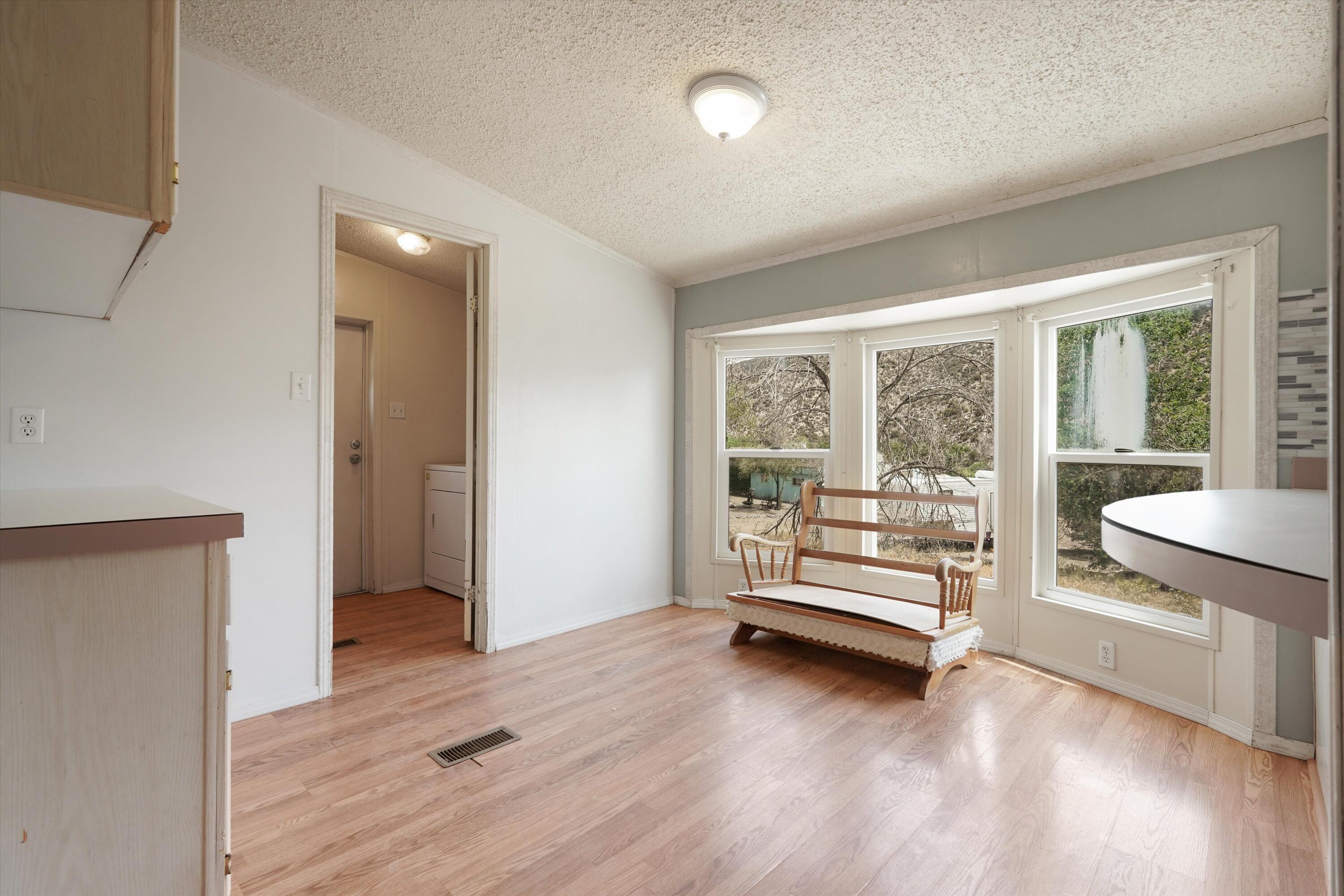 Photo 16 — 4 Whittier Place SE