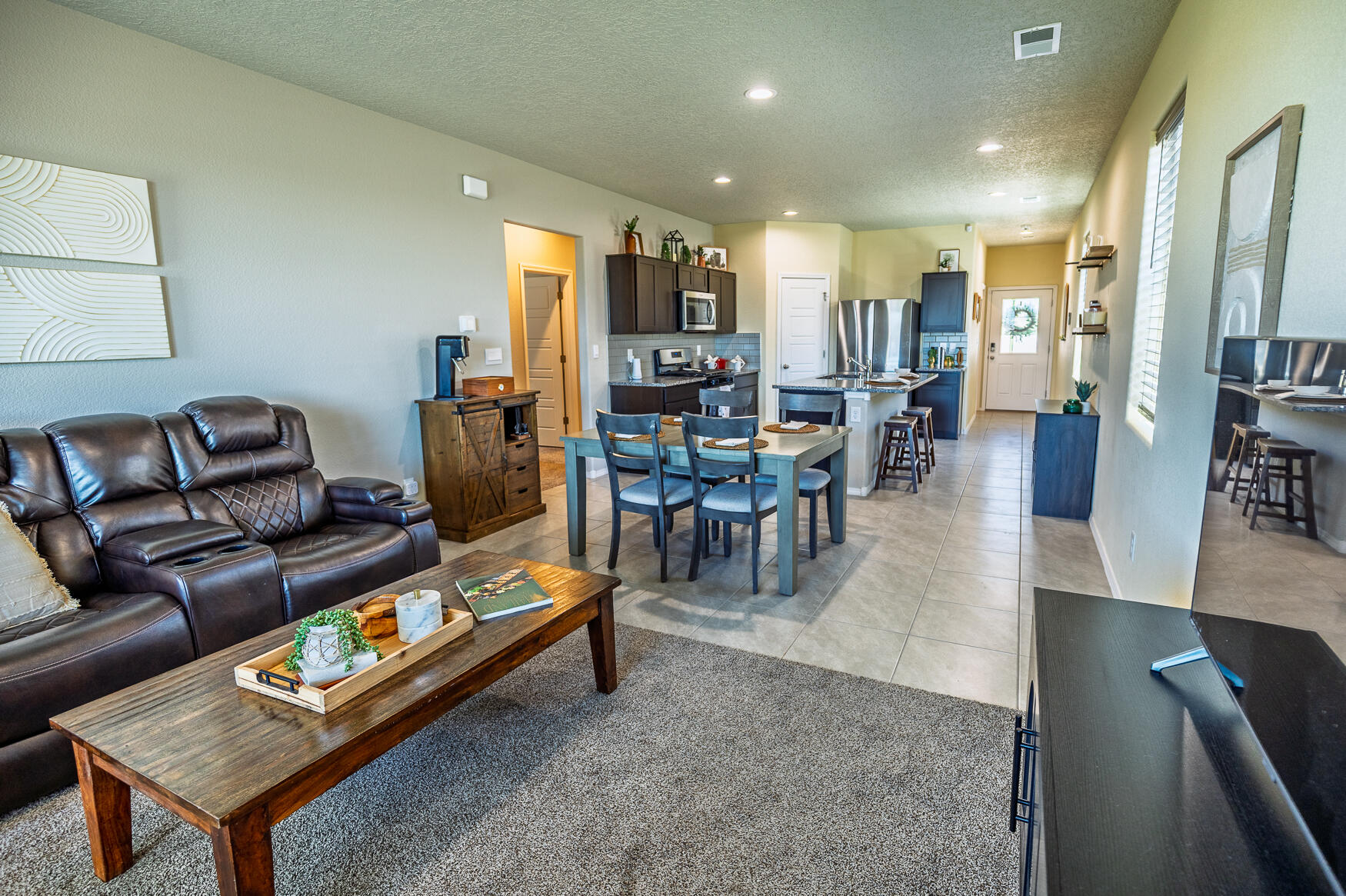 Photo 18 — 772 Amatista Loop SE