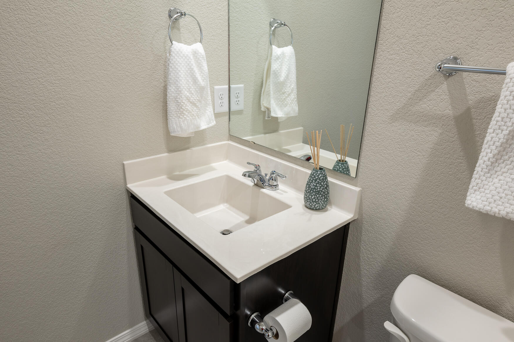 Photo 9 — 772 Amatista Loop SE