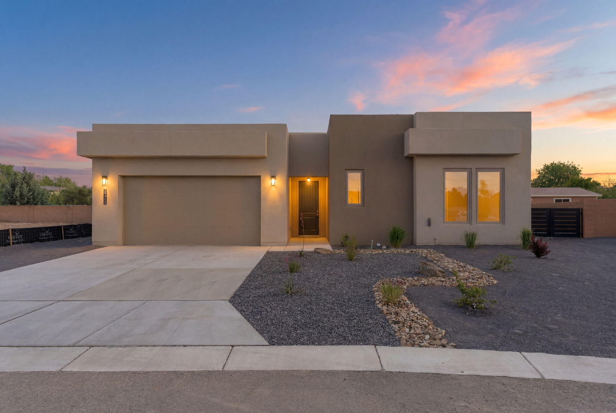 2312 Los Amigos Lane NW, Albuquerque, NM 87104
