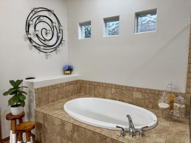 Photo 9 — 7312 Hawthorn Avenue NE