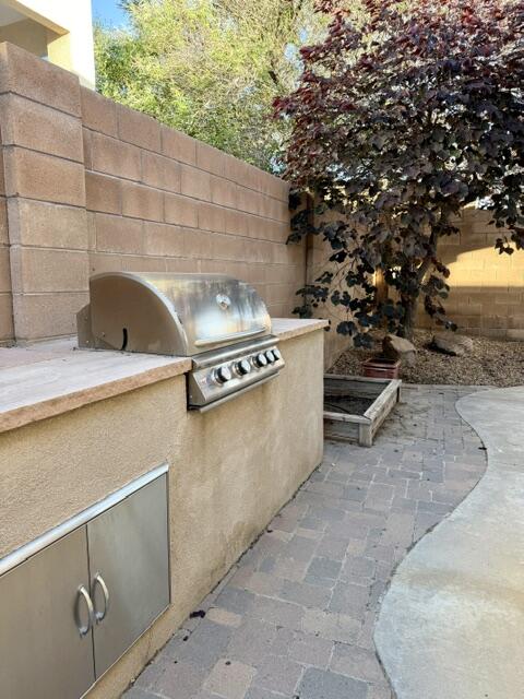 Photo 3 — 7312 Hawthorn Avenue NE