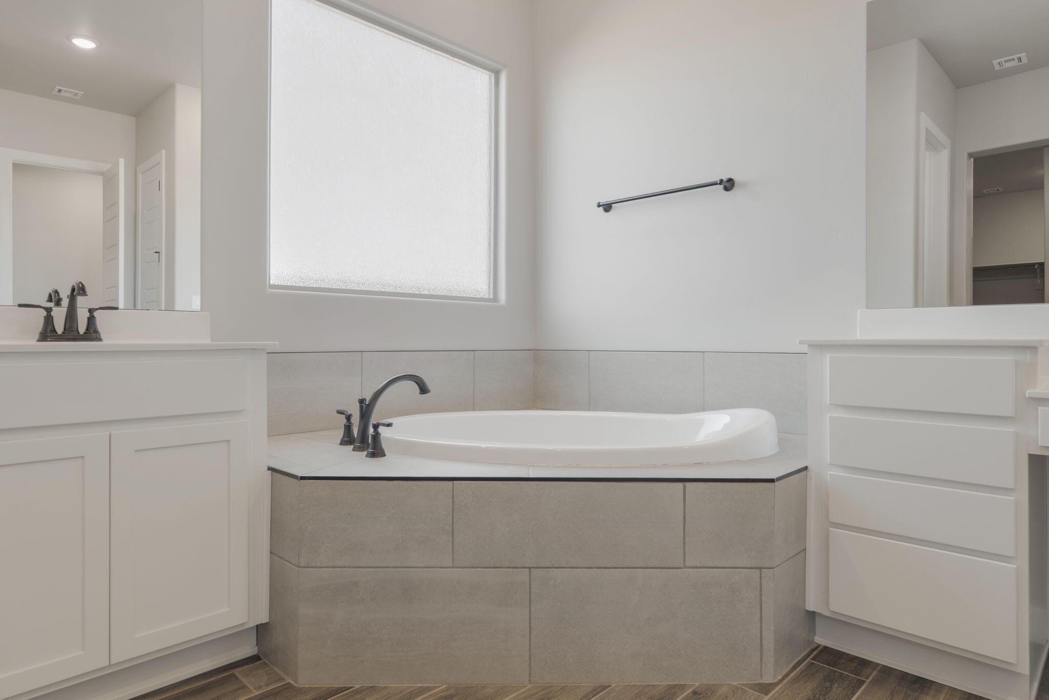 Photo 12 — 6956 Archer Road NE