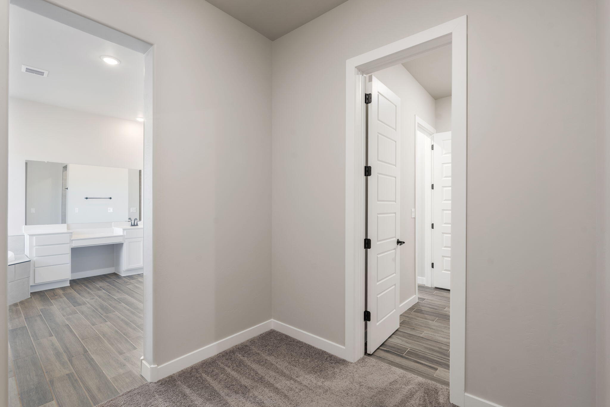 Photo 18 — 6956 Archer Road NE