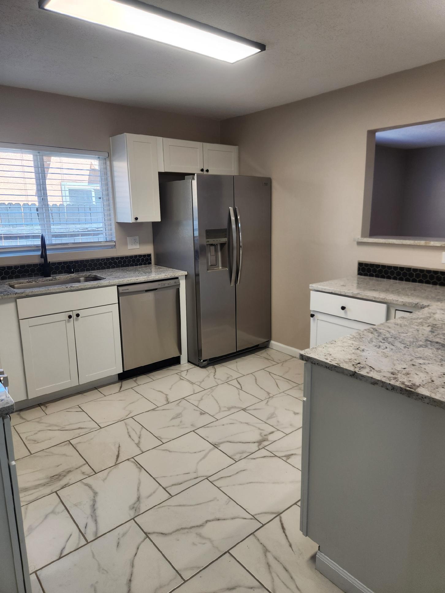 Photo 11 — 2014 Somervell Street NE