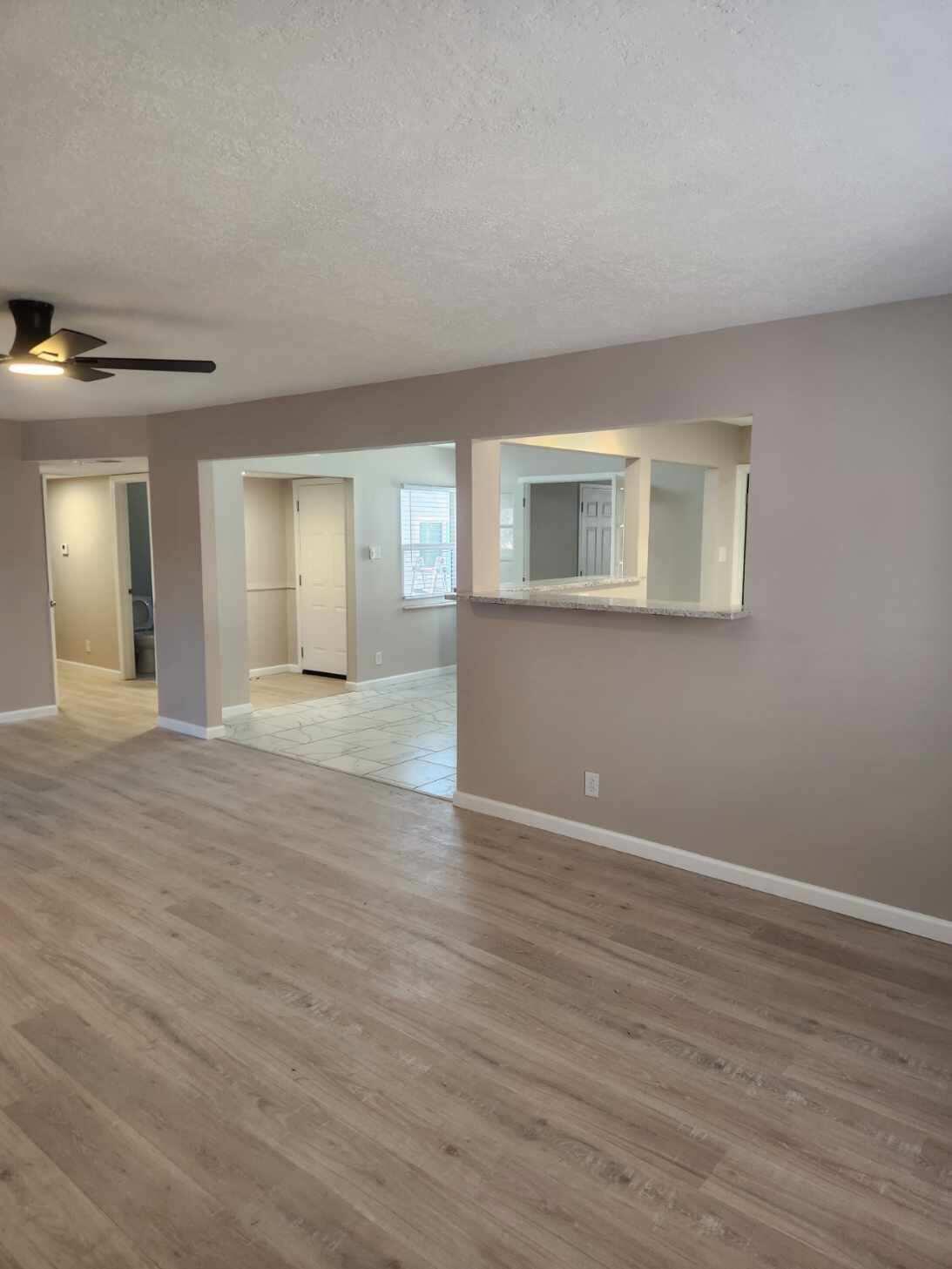 Photo 7 — 2014 Somervell Street NE