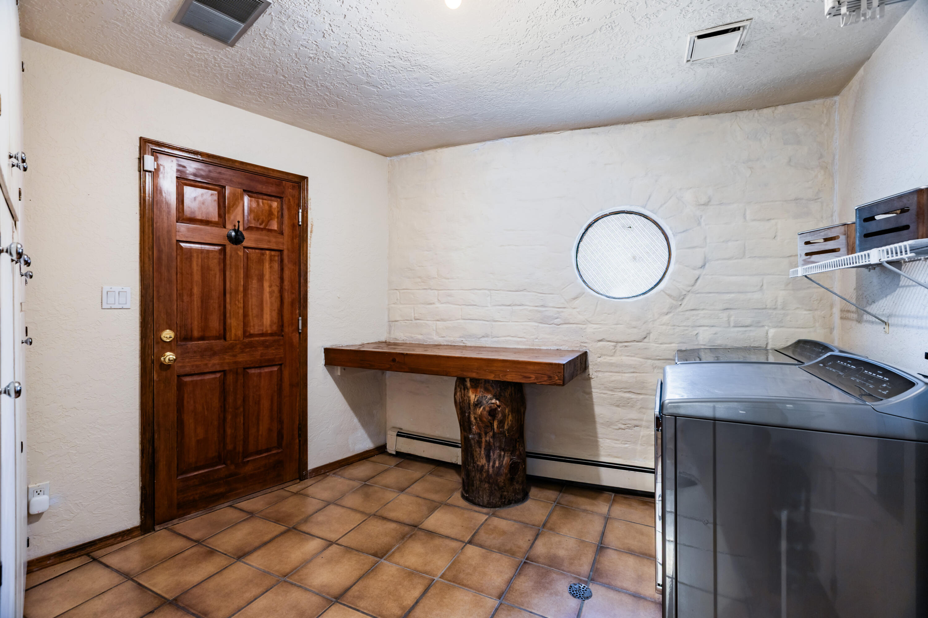 Photo 12 — 3232 Don Quixote Drive NW
