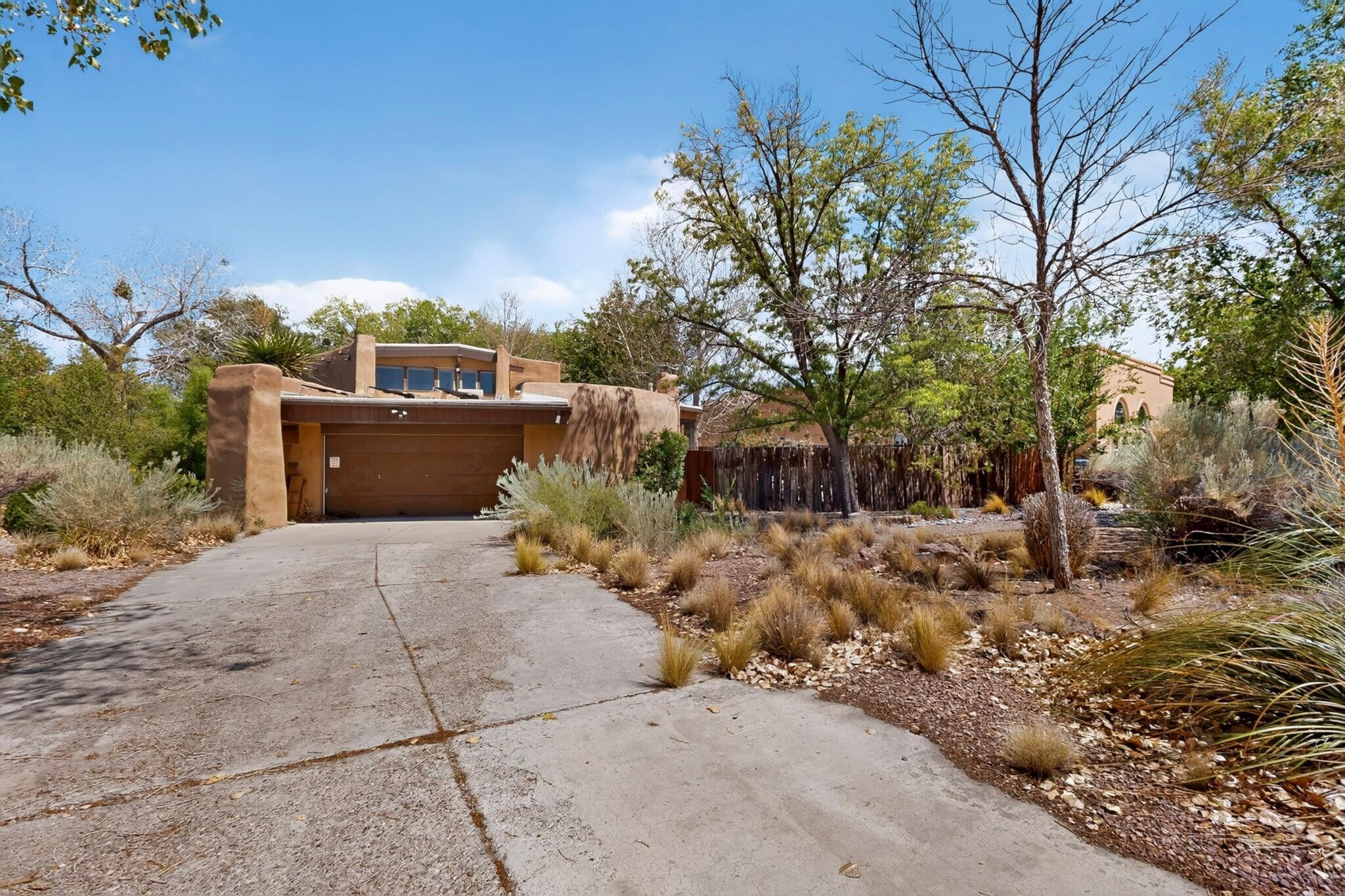 Photo 12 — 3232 Don Quixote Drive NW