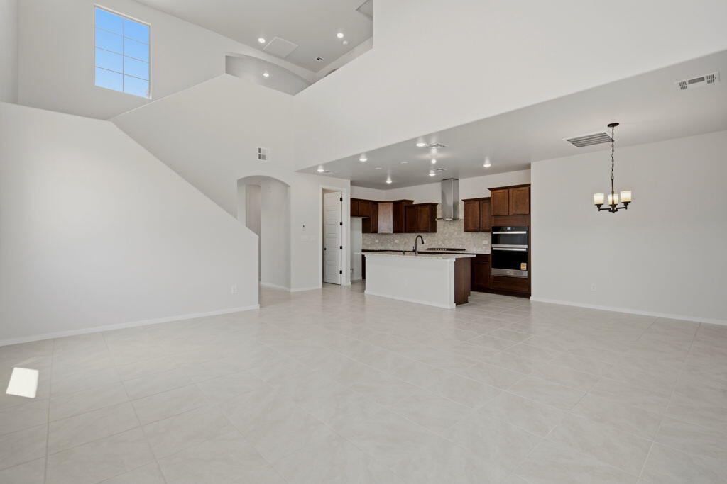 Photo 10 — 3710 Santa Fe Trail SW