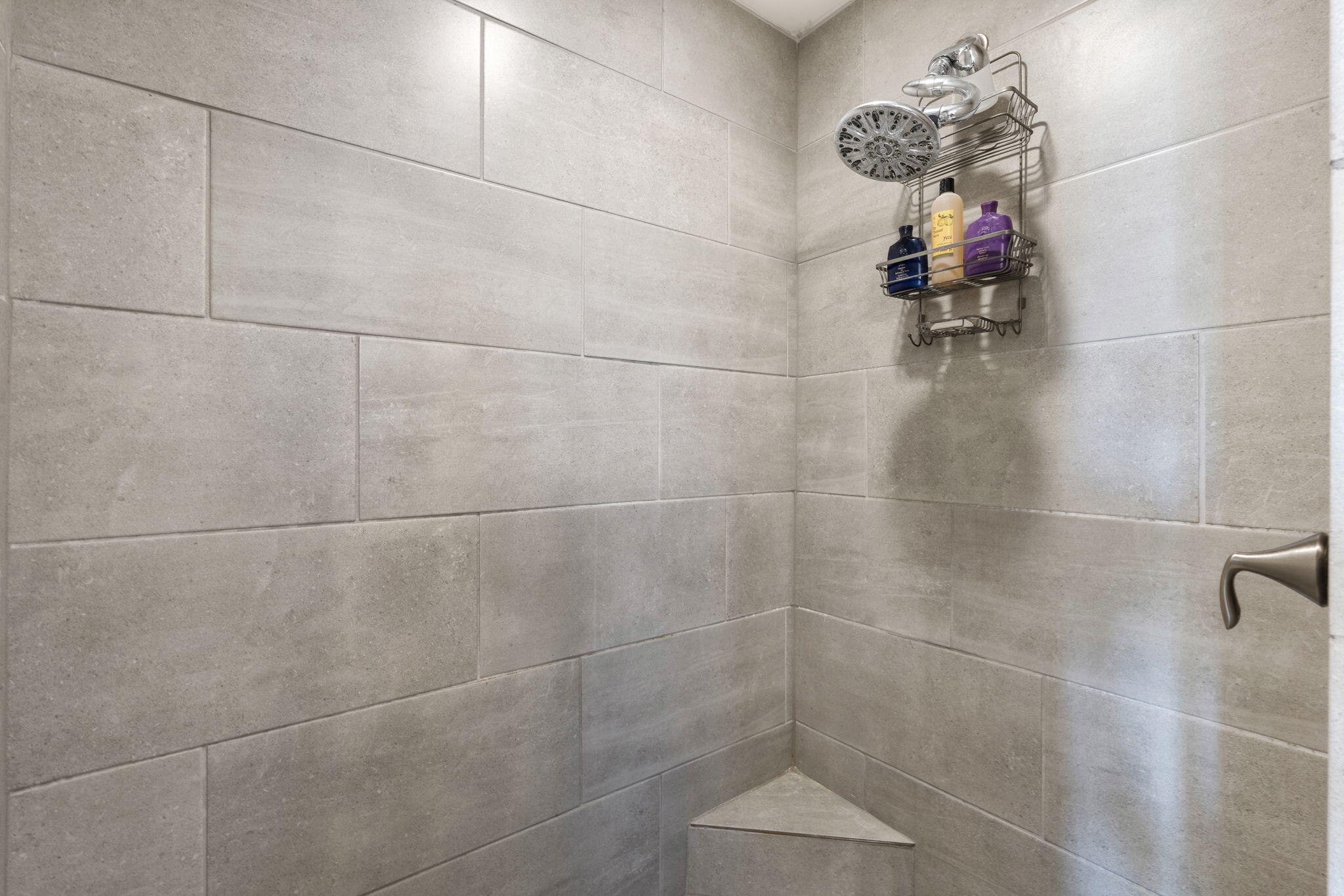 Photo 7 — 7046 Crystal Drive NE
