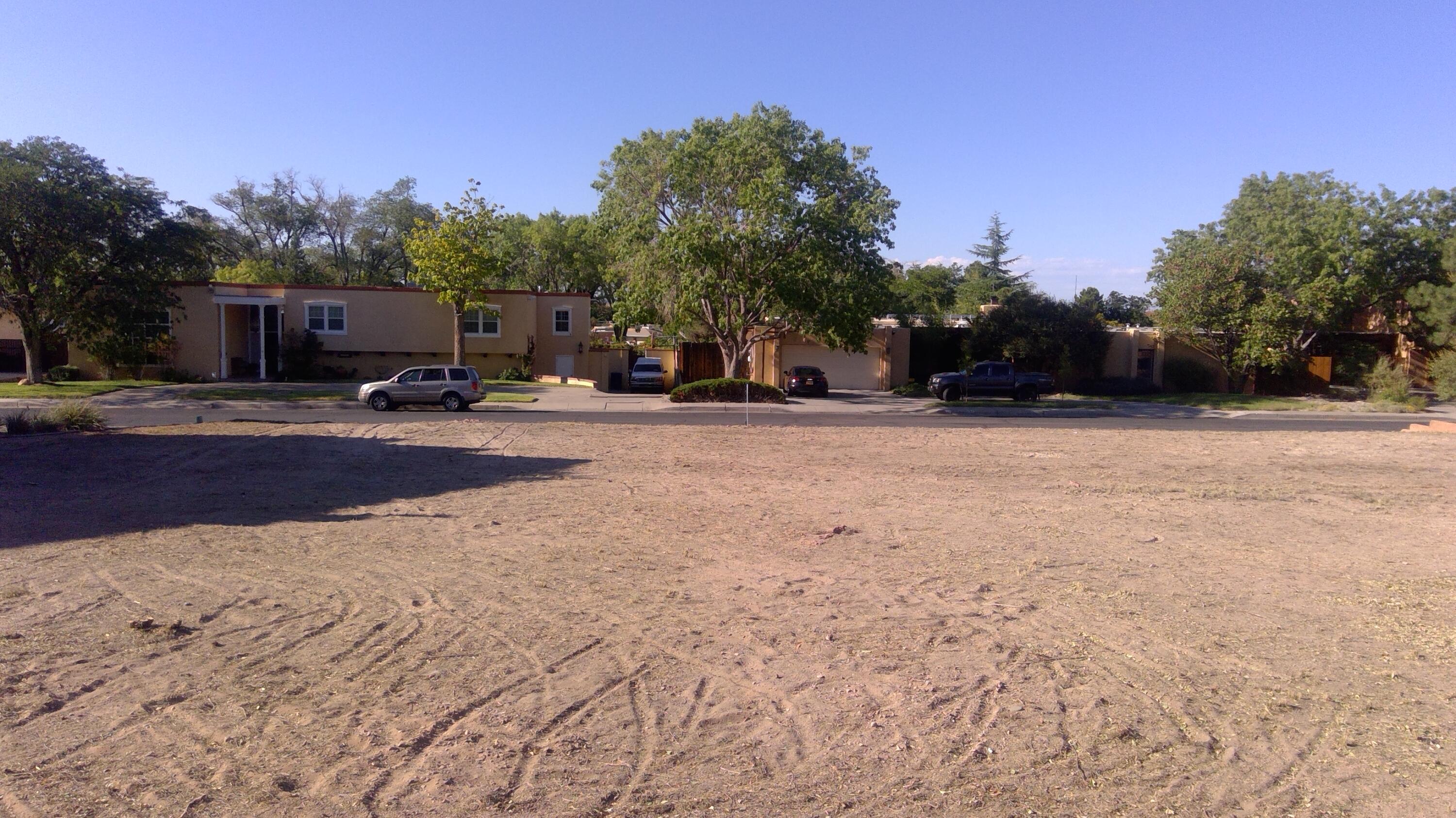 Photo 3 — 4316 Royene Avenue NE
