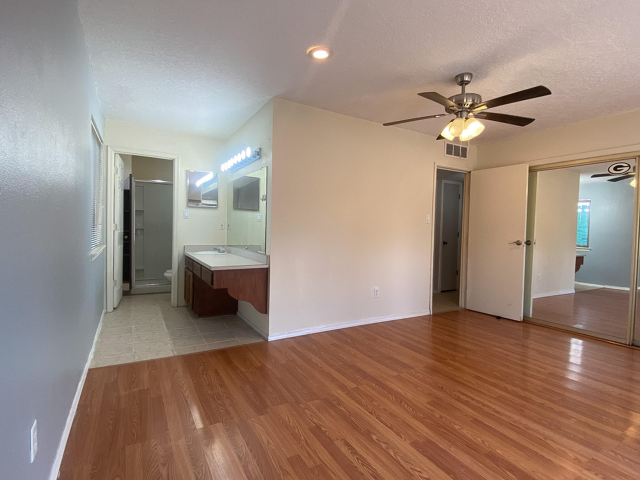 Photo 18 — 8209 Tina Drive NE