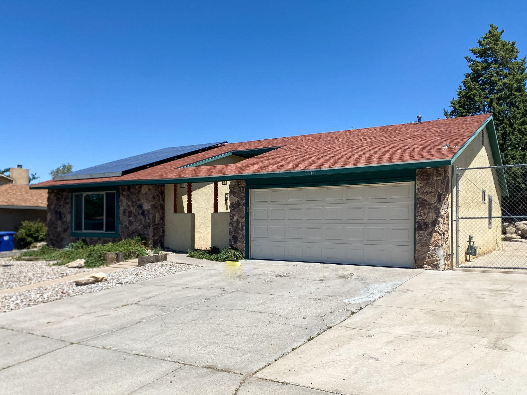 Photo 4 — 8209 Tina Drive NE