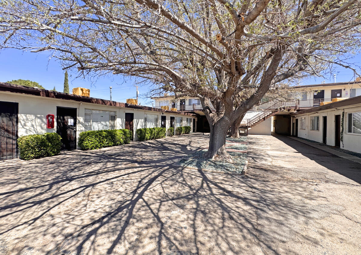 1024 Alvarado Drive SE APT 6
