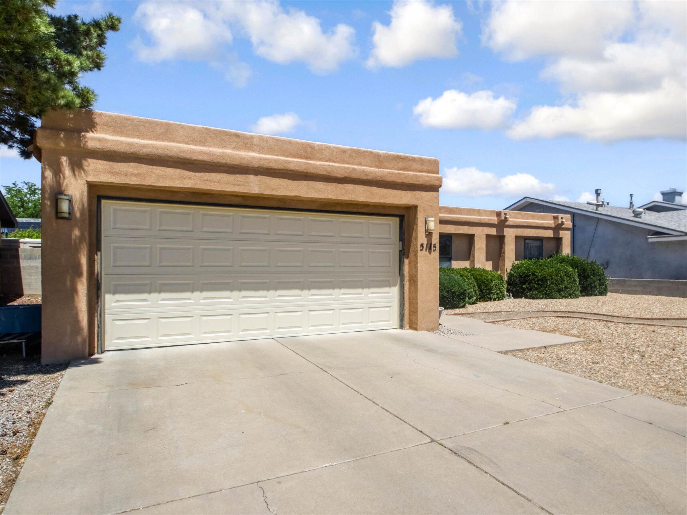 Photo 2 — 5115 Vicksburg Drive NW
