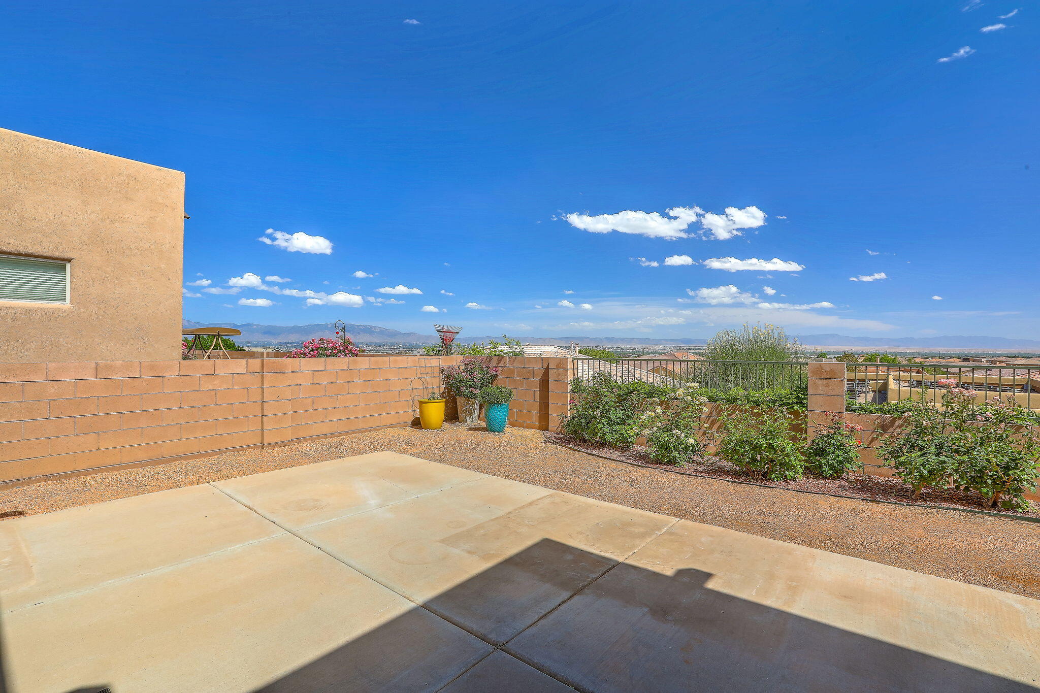 8904 Desert Rain Road NW, Albuquerque, NM 87120