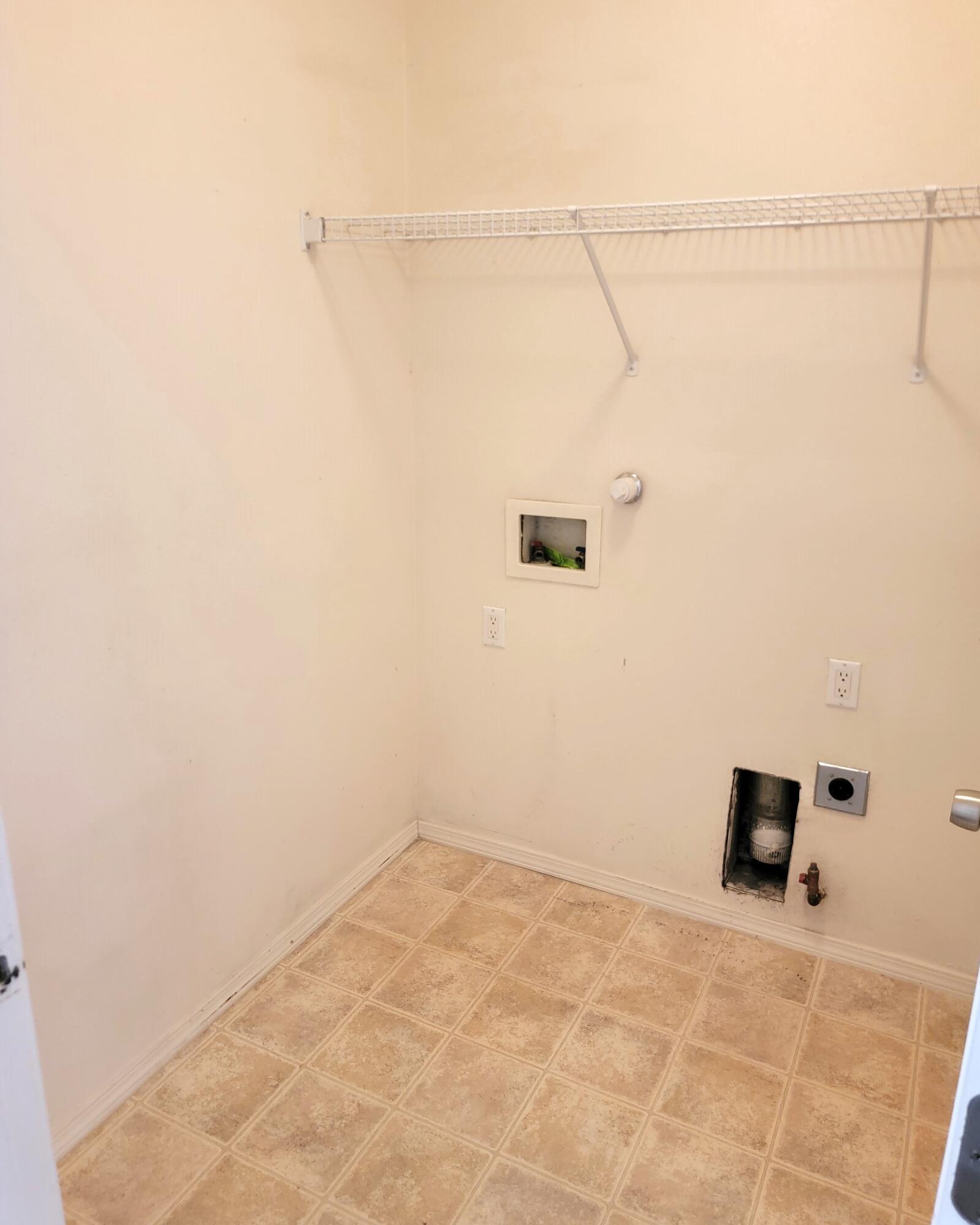 Photo 6 — 8301 Mandarin Place NW
