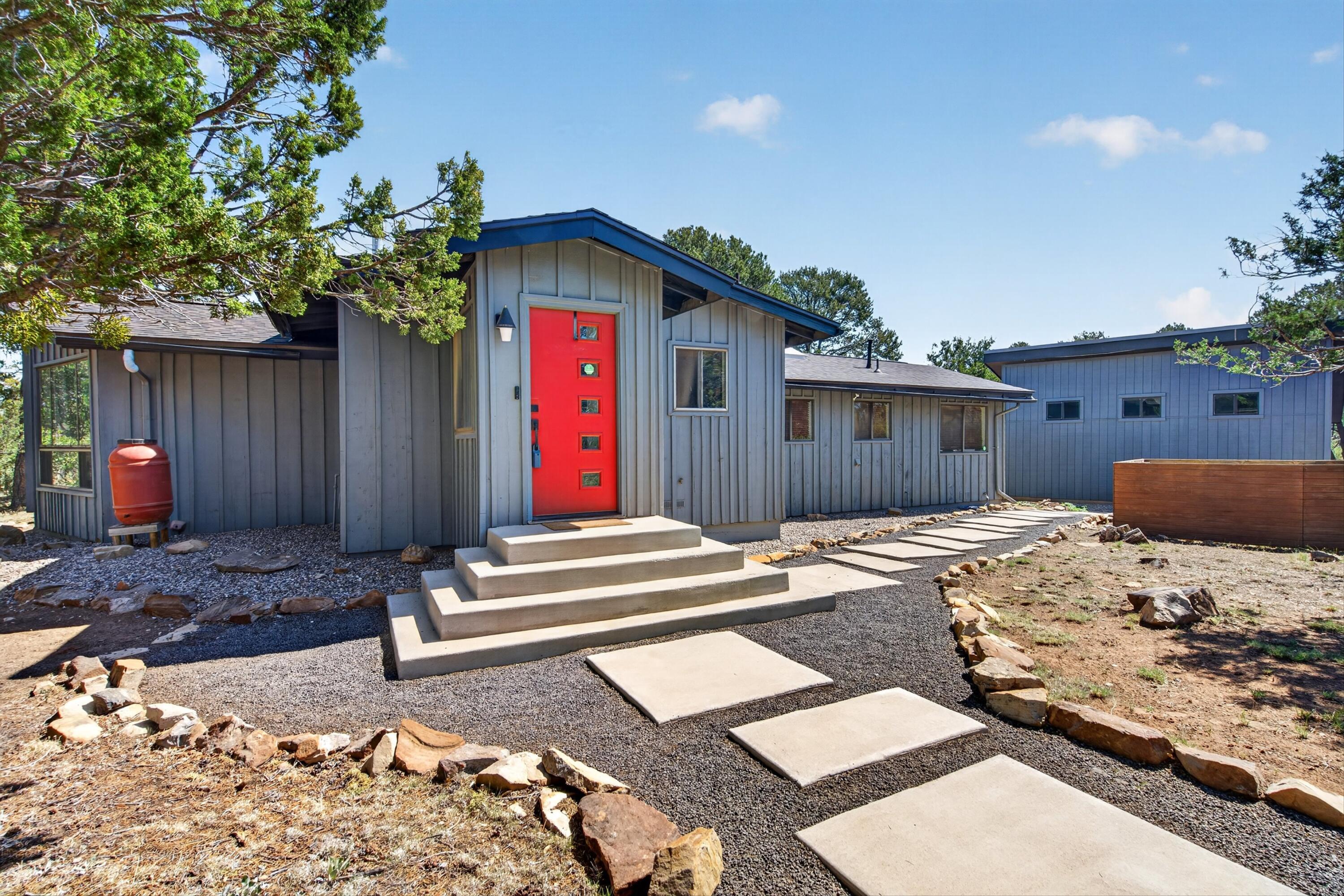 208 Sangre De Cristo Circle, Tijeras, NM 87059