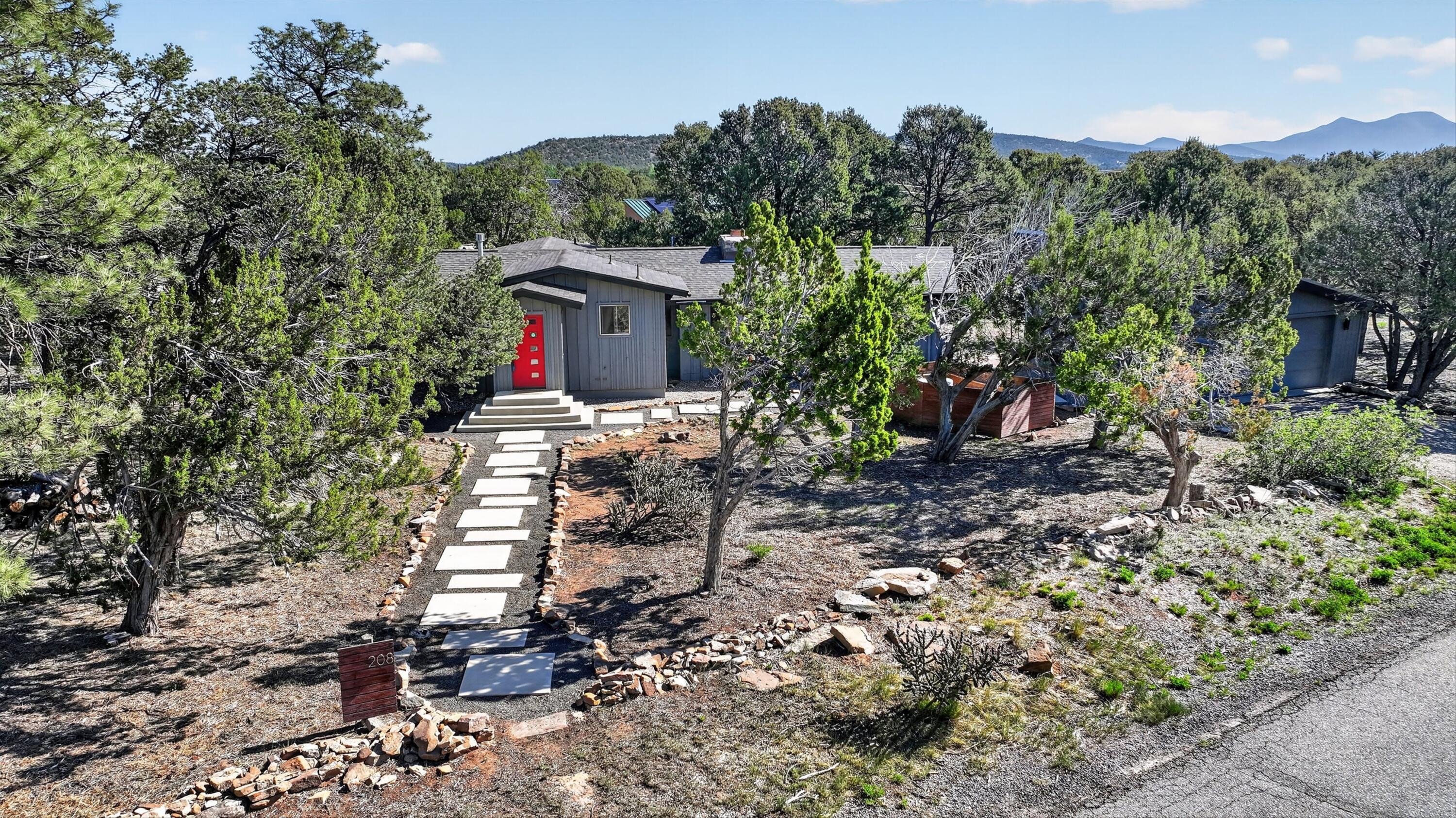 Photo 5 — 208 Sangre De Cristo Circle