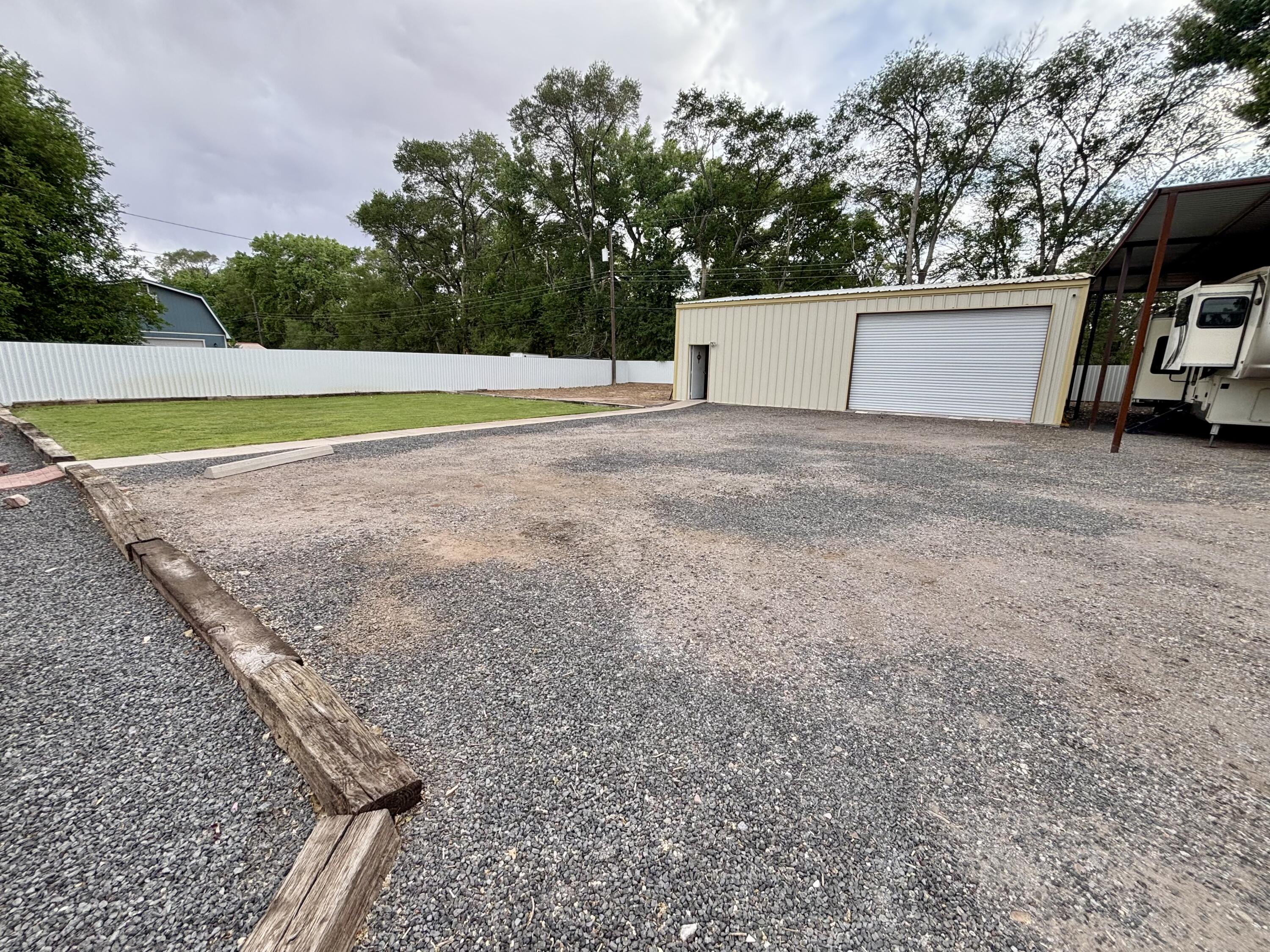 Photo 9 — 375 RANCHITOS Road