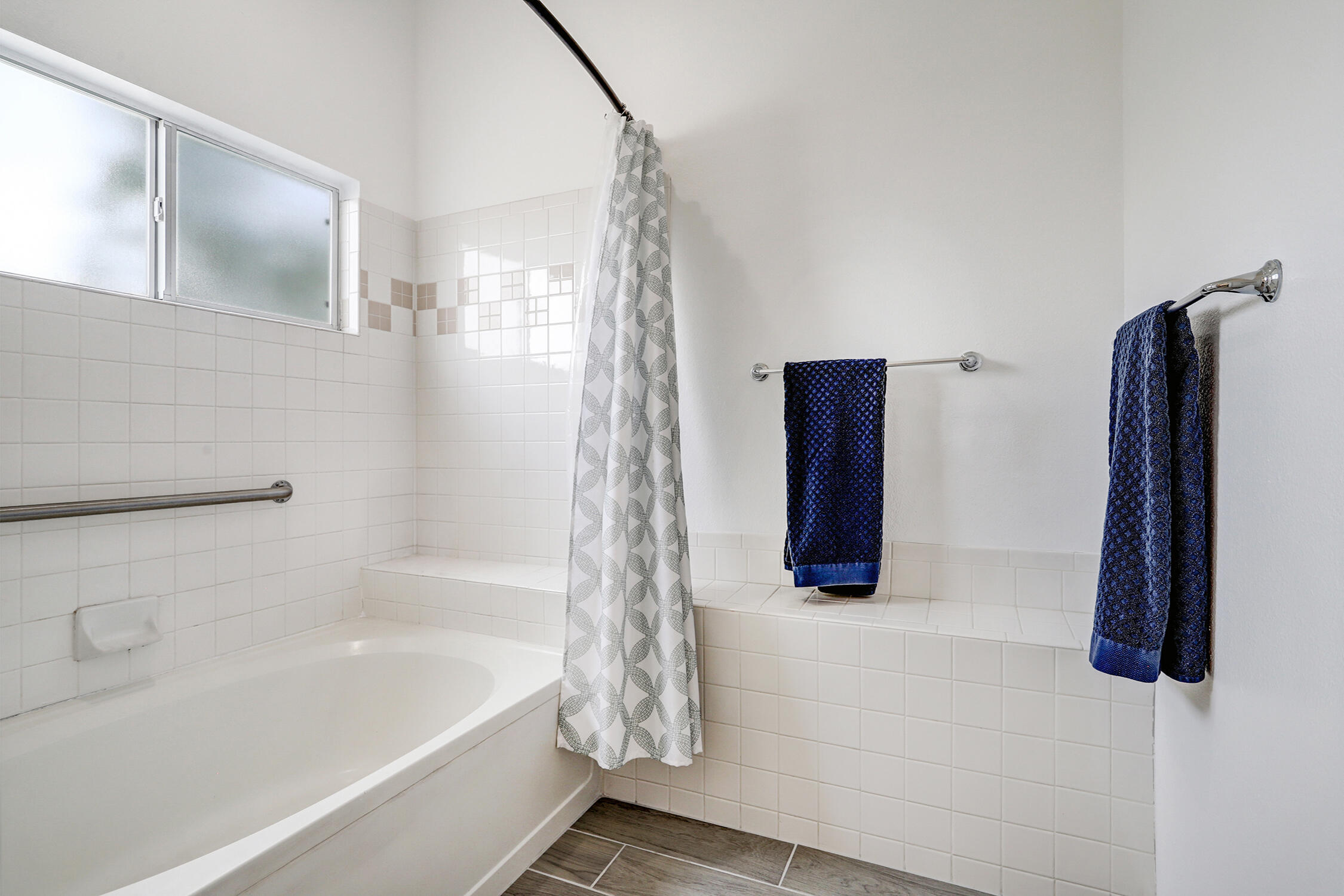 Photo 8 — 2405 Agua Fria Drive NE