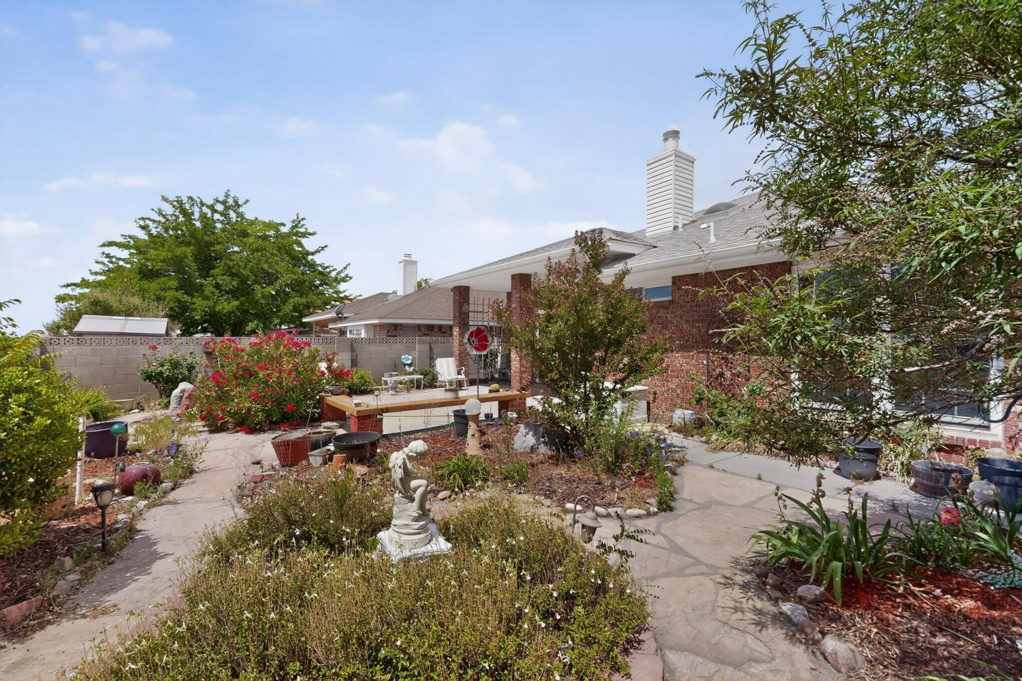 Photo 15 — 9324 Saguaro Street NW