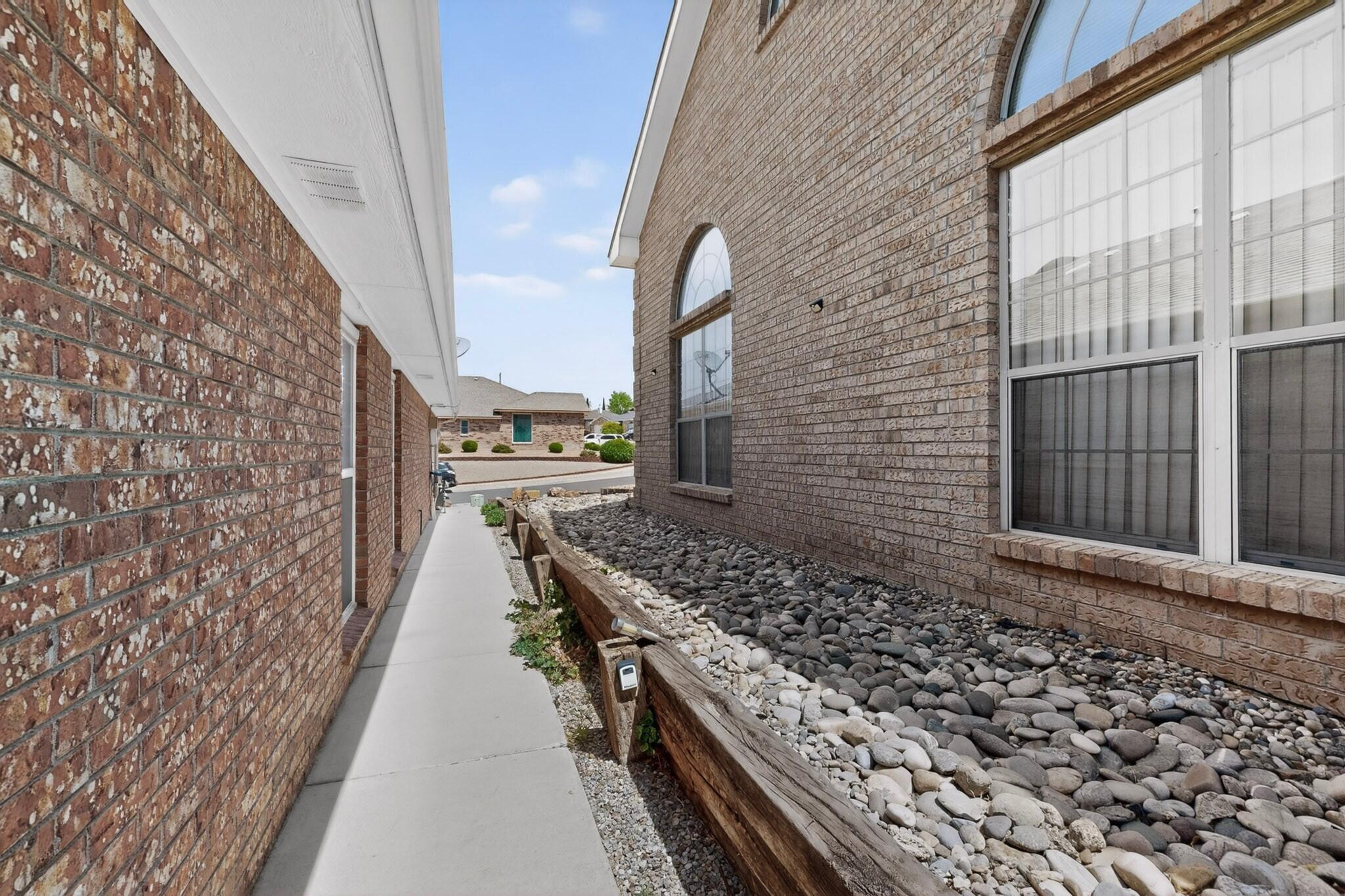 Photo 3 — 9324 Saguaro Street NW