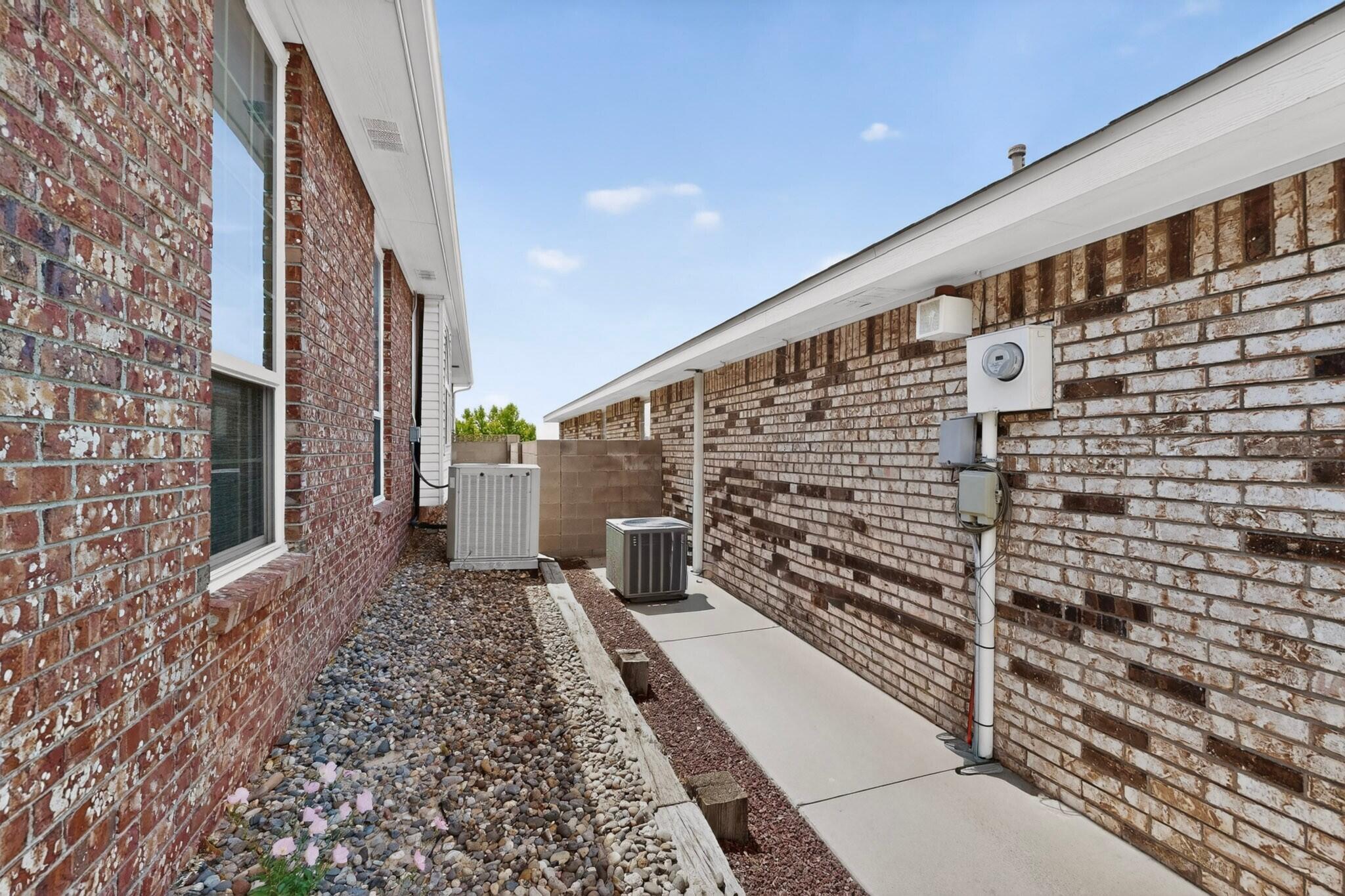 Photo 4 — 9324 Saguaro Street NW