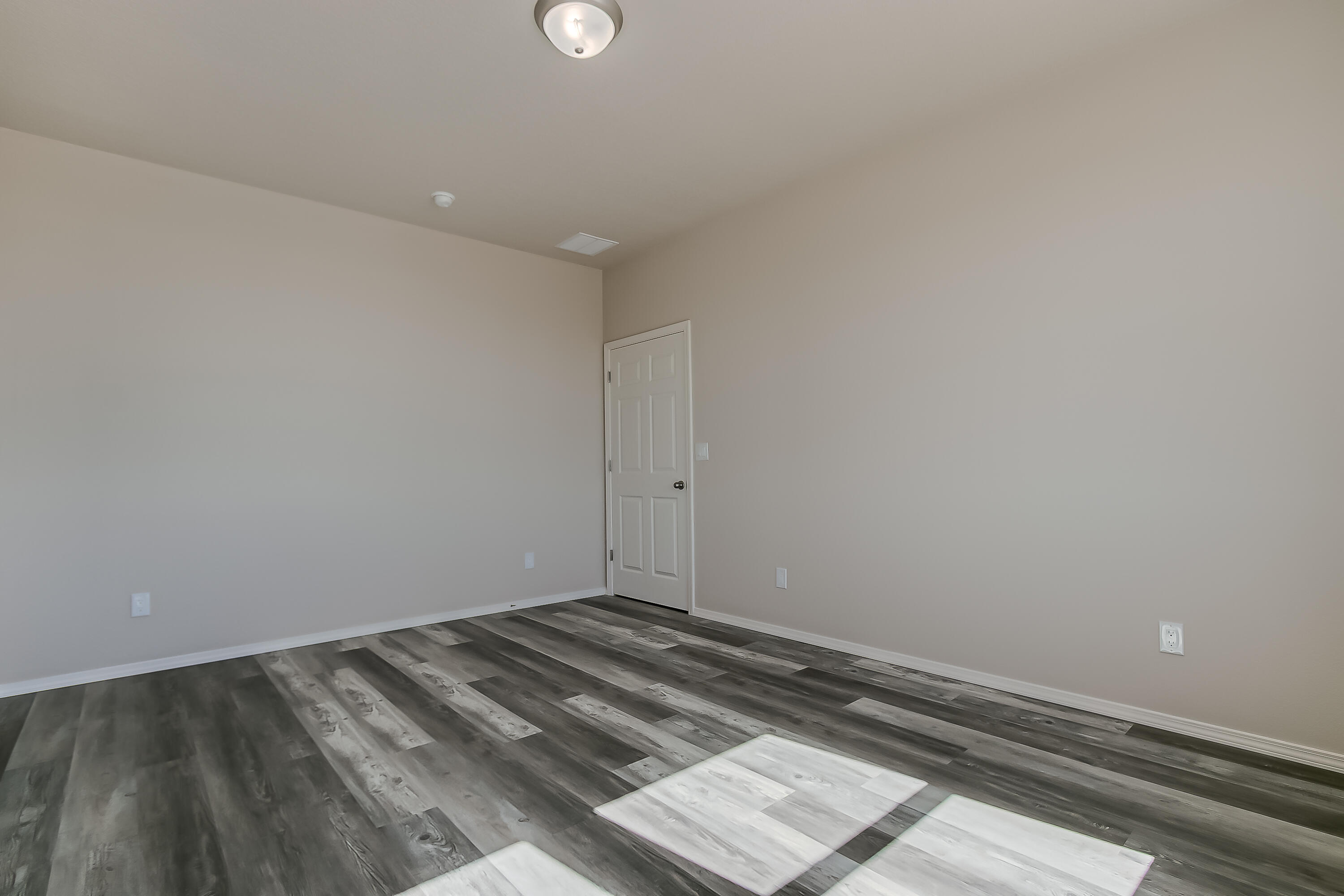 Photo 11 — 32 2nd Street NE