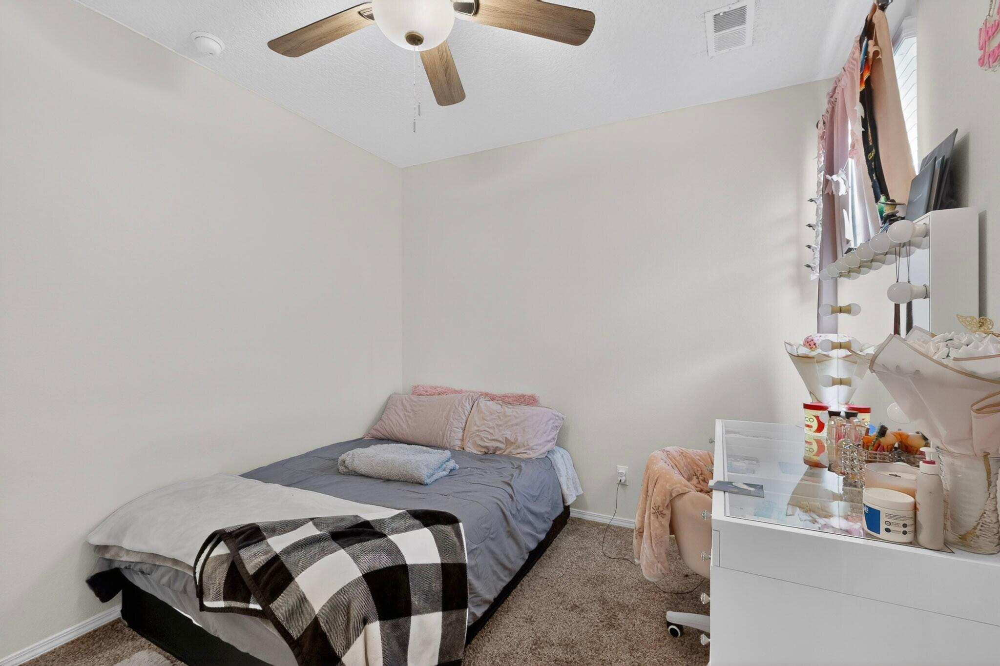 Photo 19 — 5813 Colfax Place NE