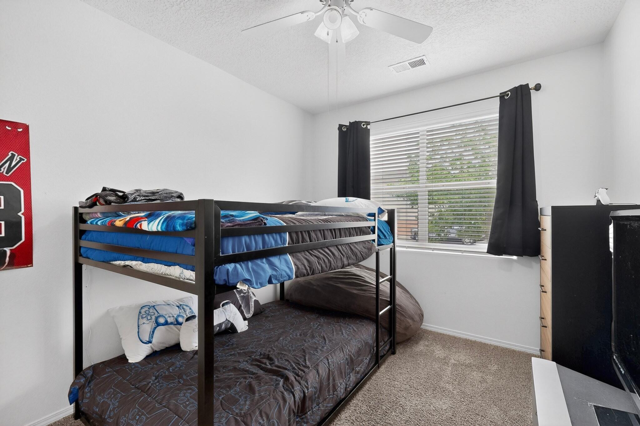 Photo 17 — 5813 Colfax Place NE