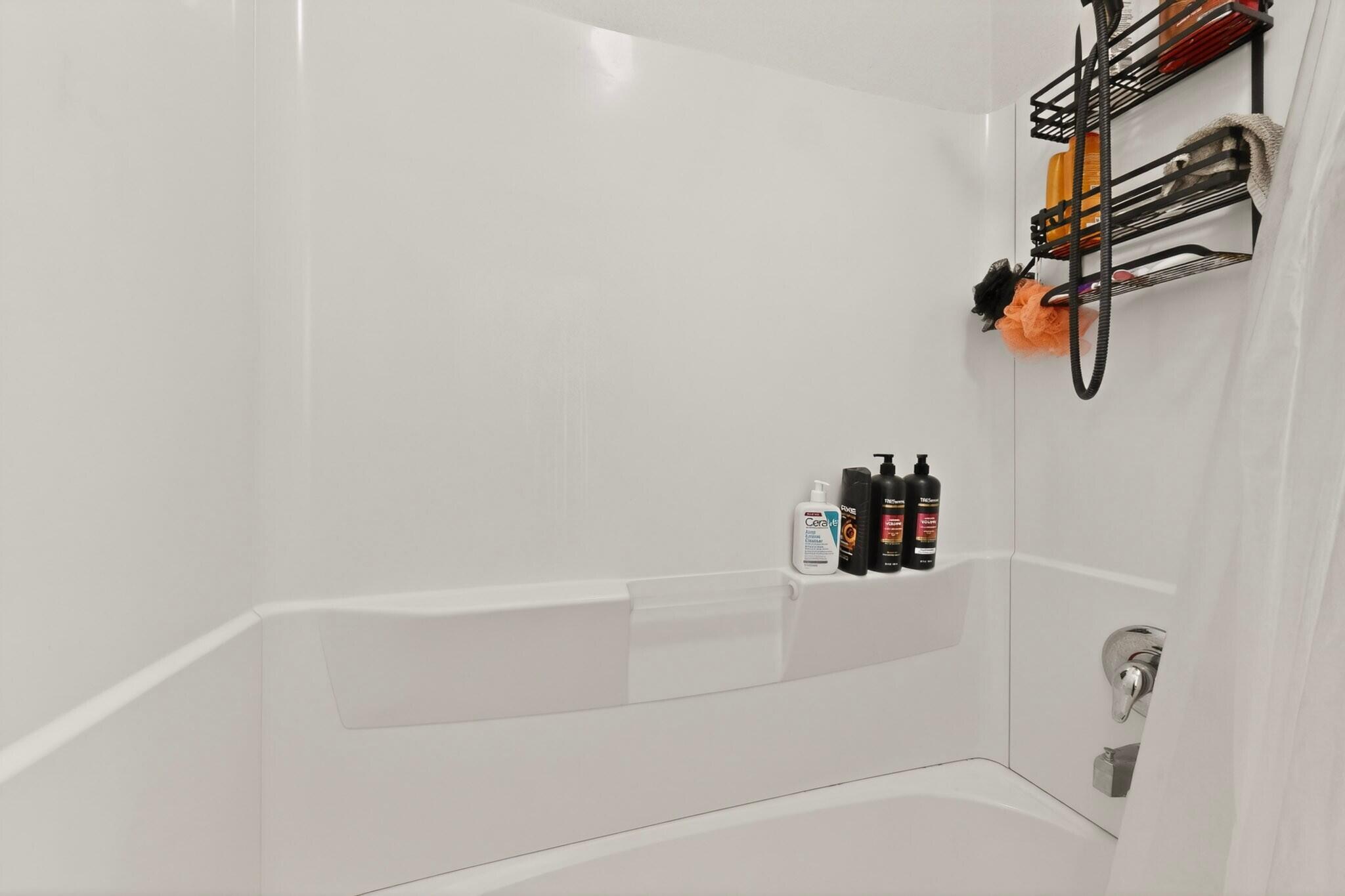 Photo 14 — 5813 Colfax Place NE