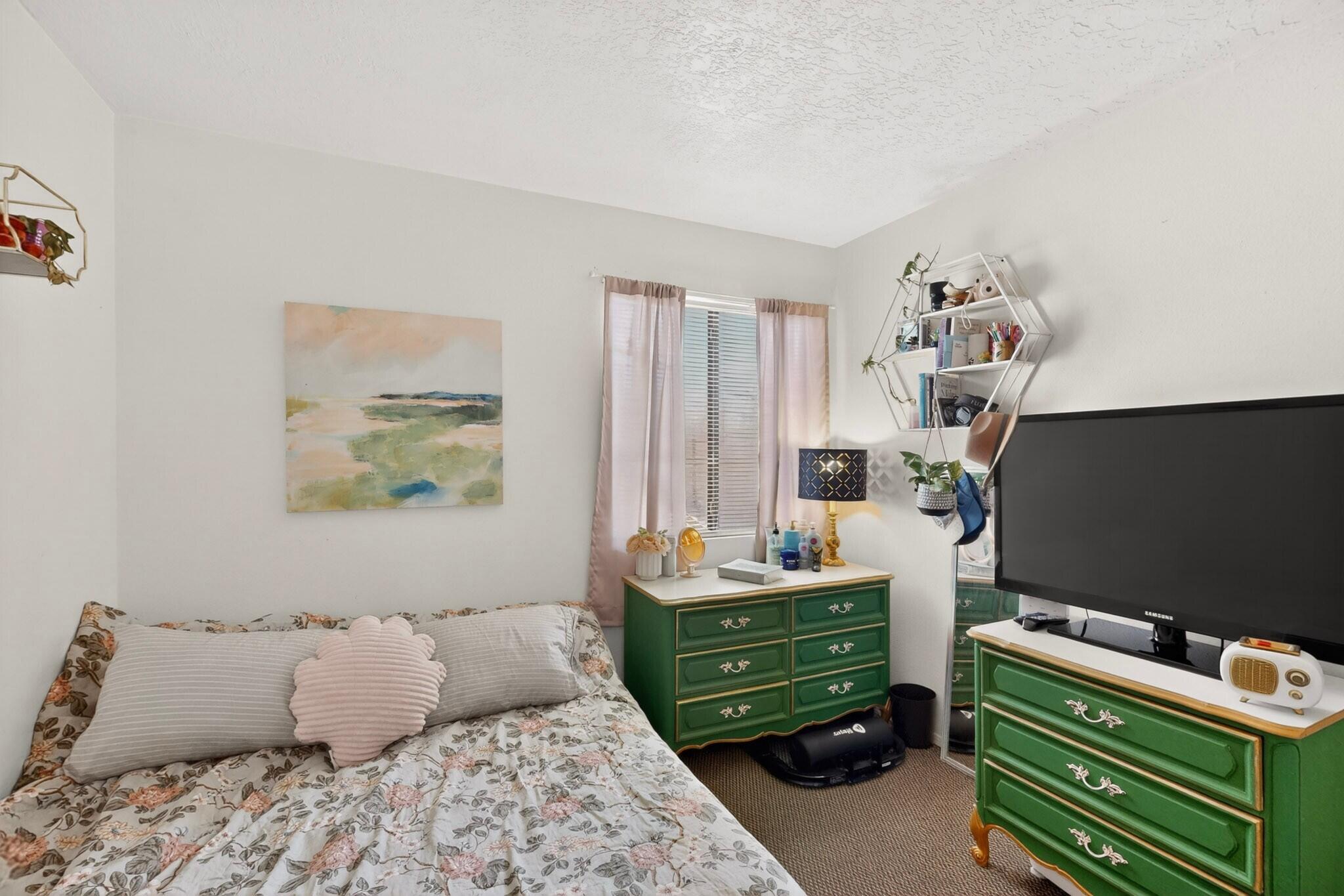 Photo 11 — 4720 Opal Drive NE