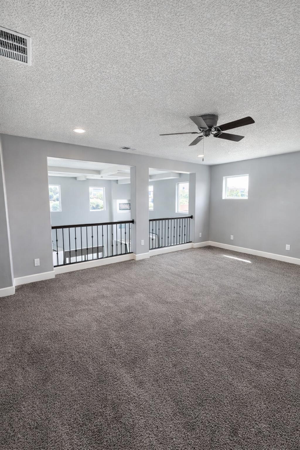 Photo 3 — 11932 Dahlia Avenue SE
