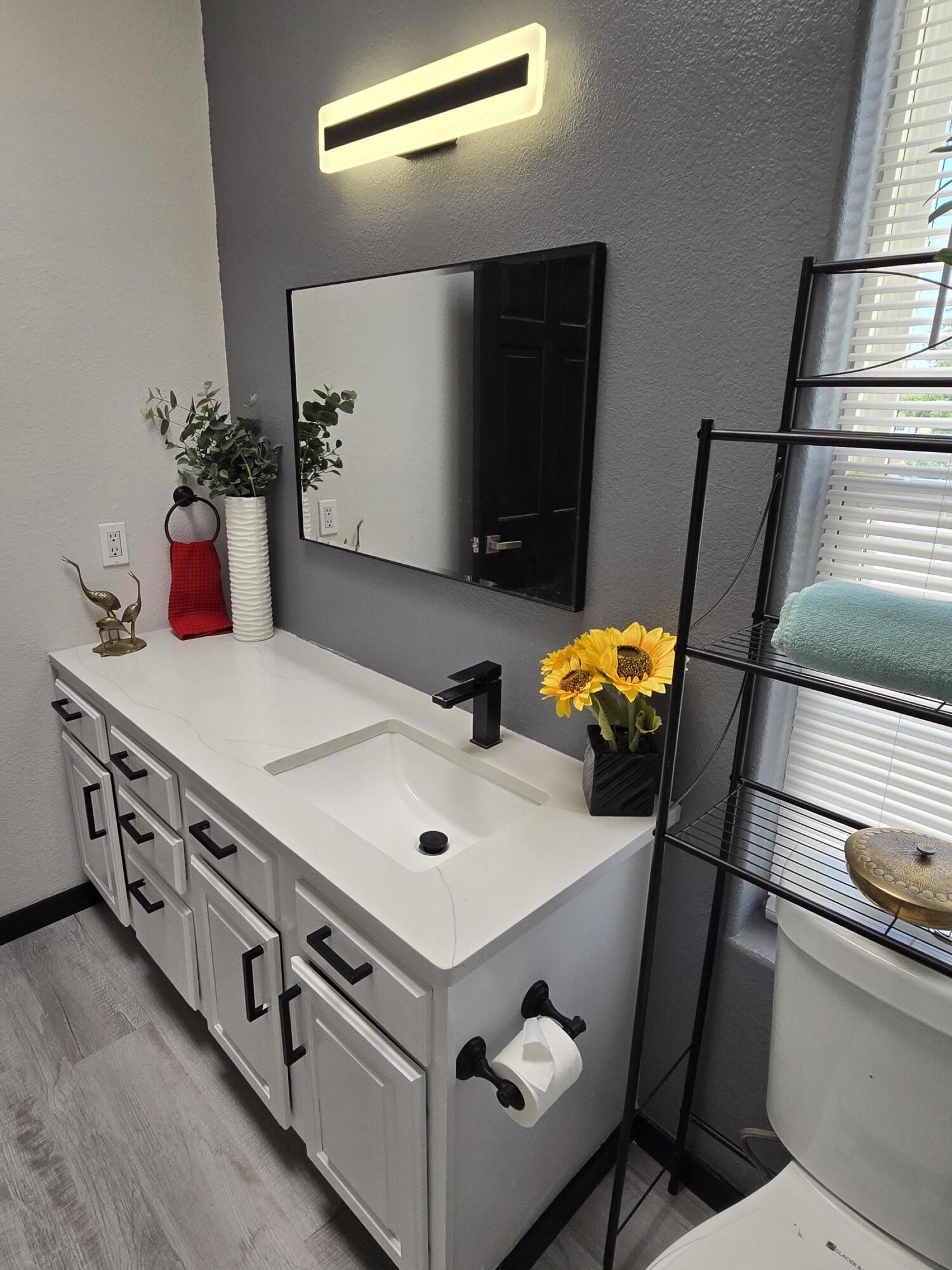 Photo 2 — 6421 San Ildefonso Drive NW