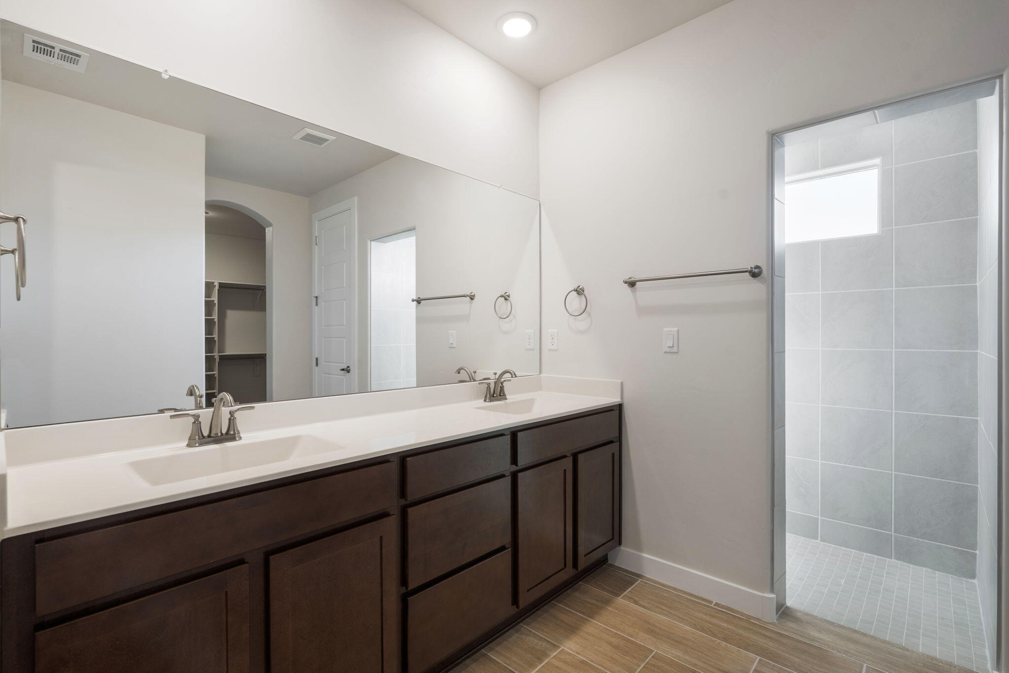 Photo 6 — 7244 Loire Drive NE