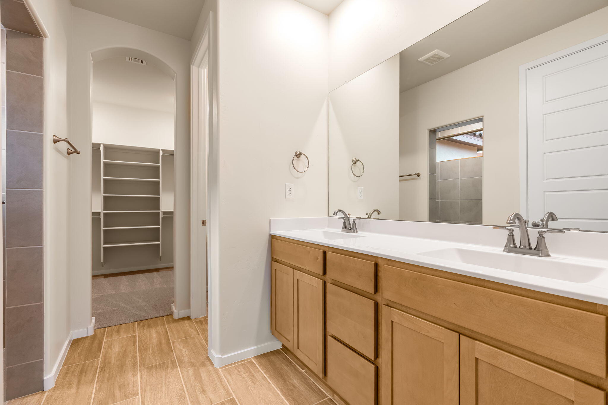Photo 13 — 7245 Loire Drive NE