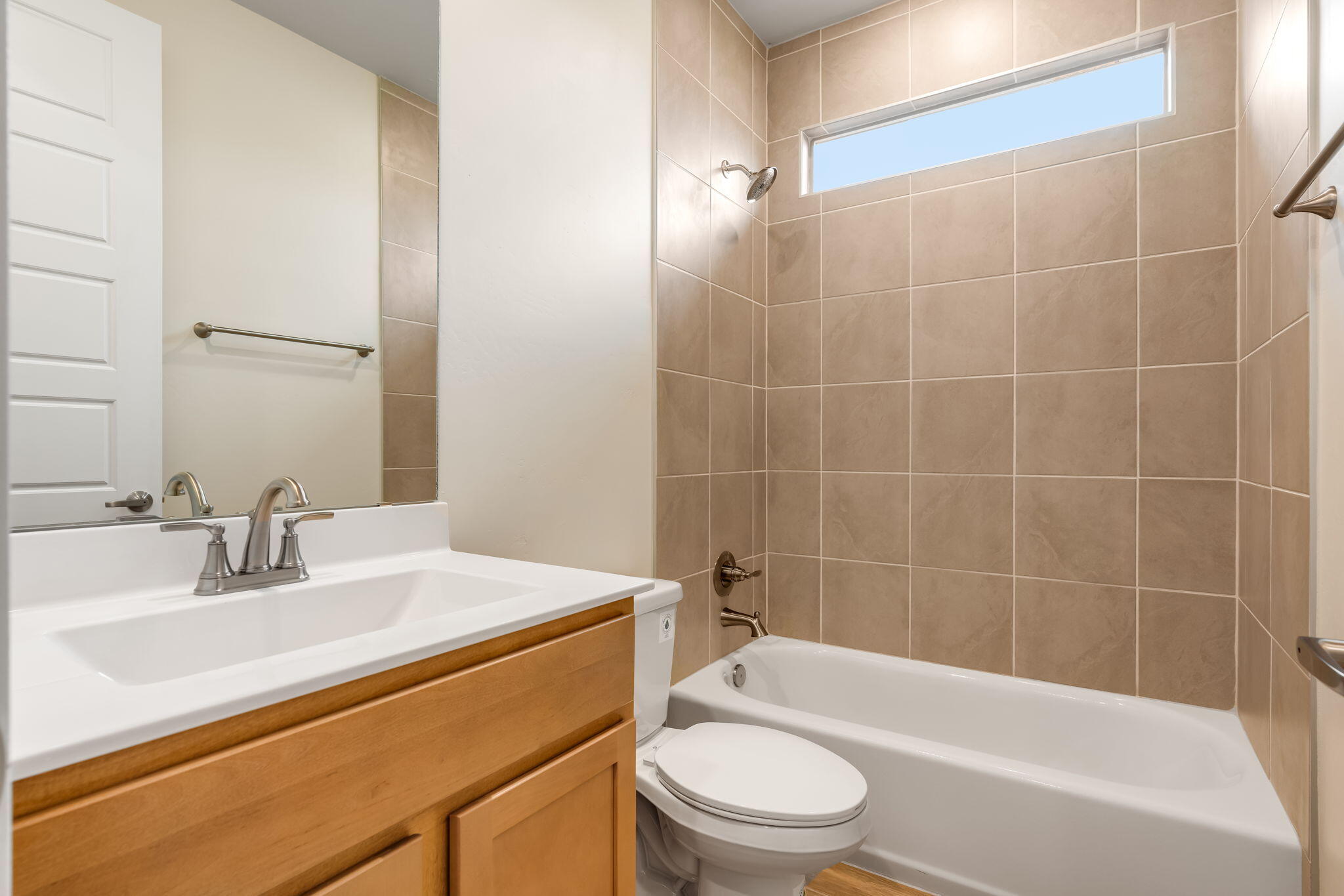 Photo 10 — 7245 Loire Drive NE