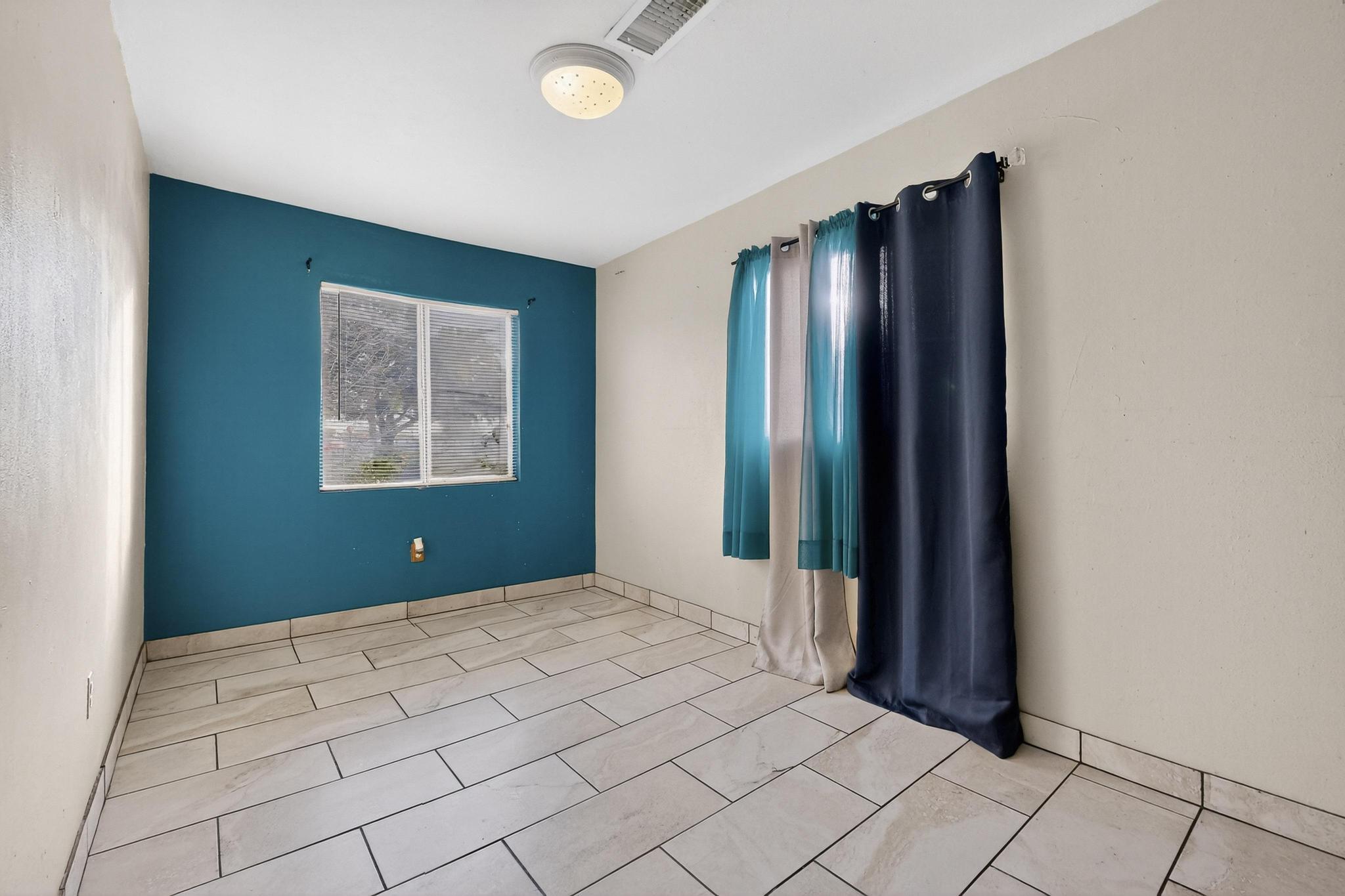 Photo 18 — 305 San Jose Avenue SE