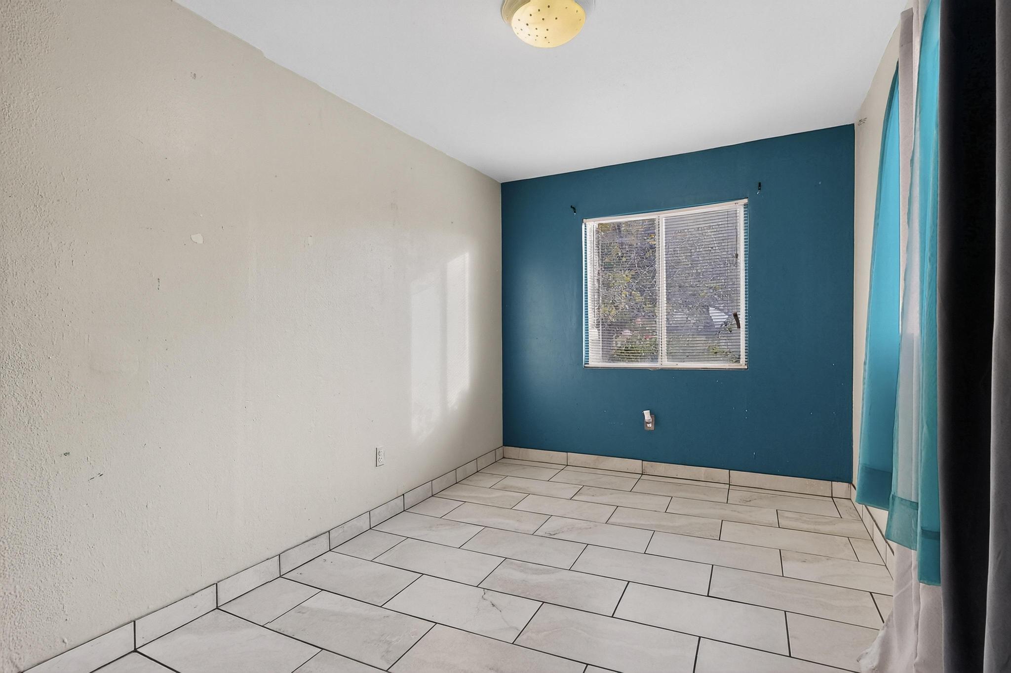 Photo 17 — 305 San Jose Avenue SE